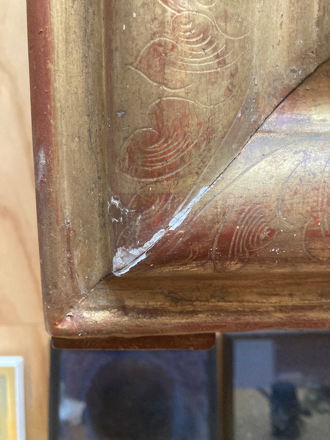 gesso crumbling at corners