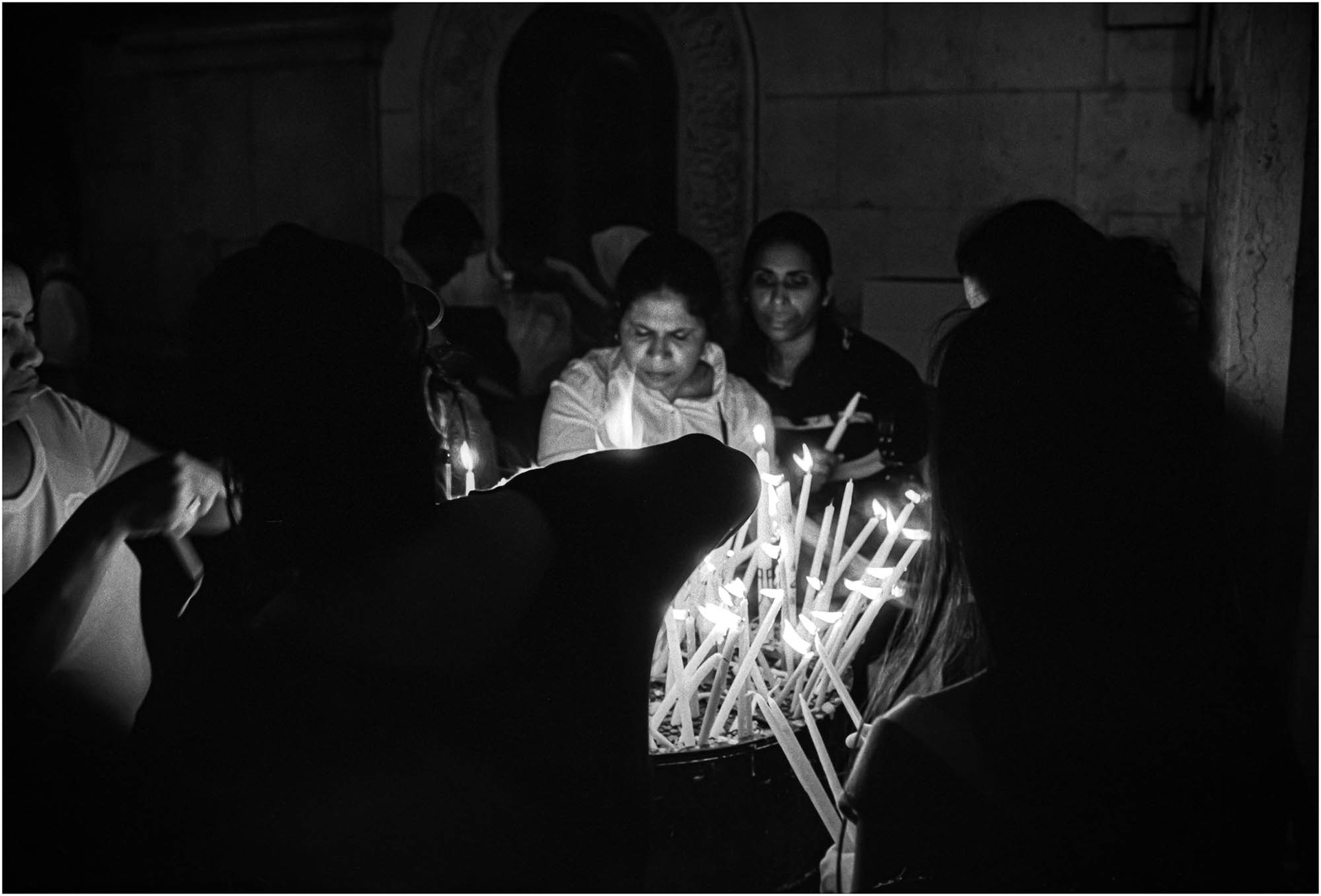 Proyecto personal. De la serie Viernes Santo en la Iglesia del Santo Seplulcro. 2006.