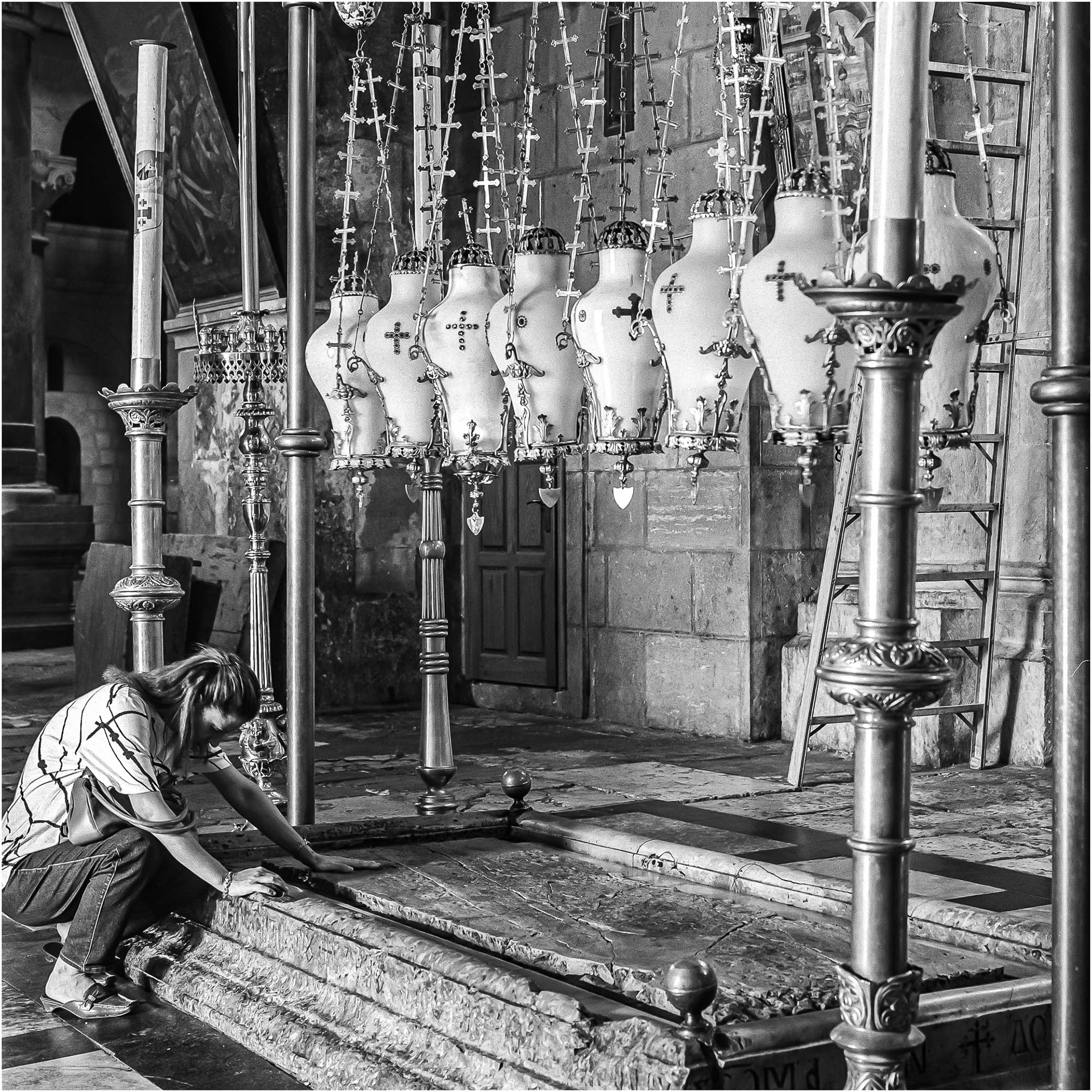 Proyecto personal. De la serie Viernes Santo en la Iglesia del Santo Seplulcro. 2006.