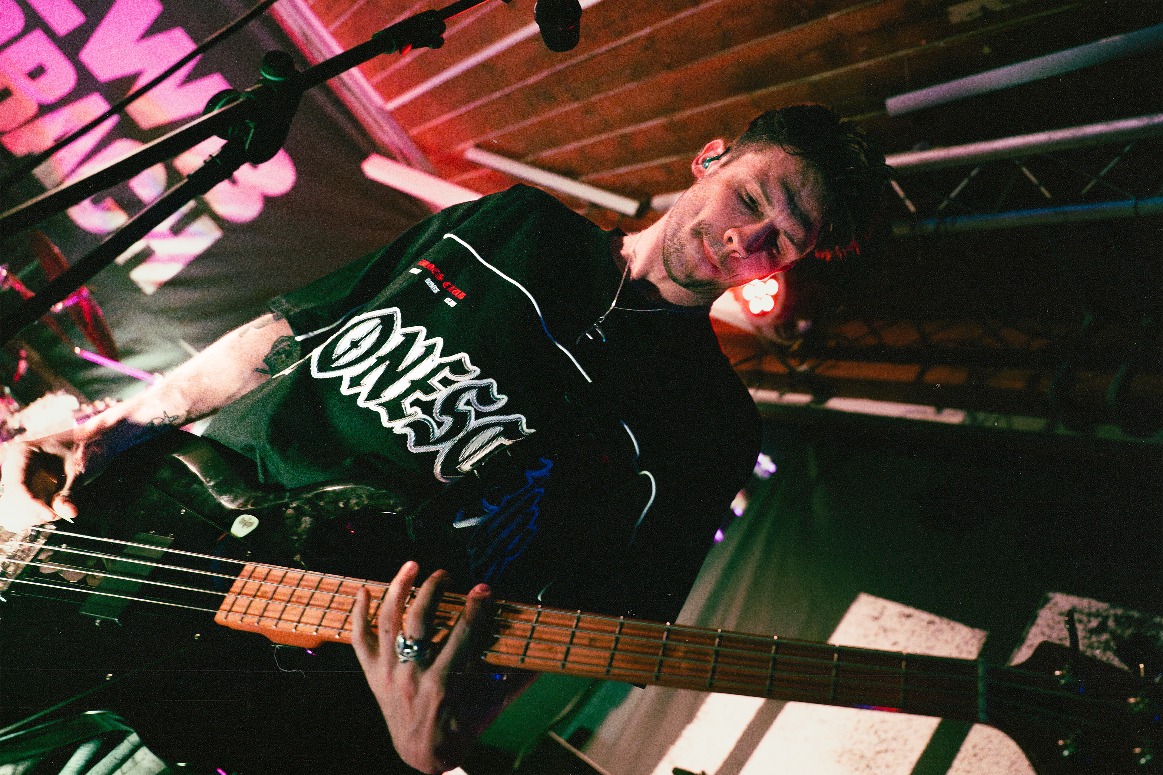 Headwreck + Supports in Cardiff - Image by Owain Morris.