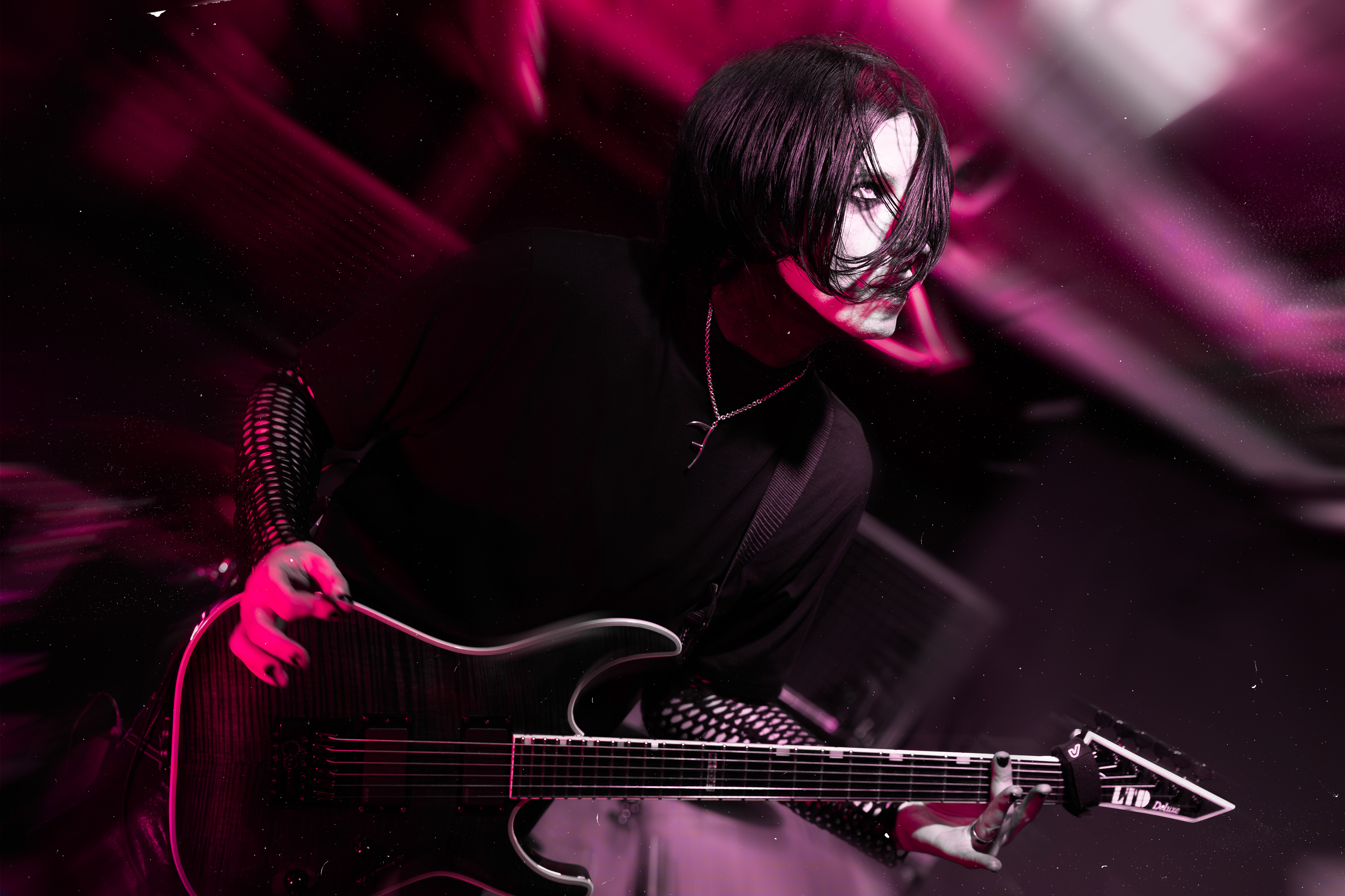 Headwreck + Supports in Cardiff - Image by Owain Morris.