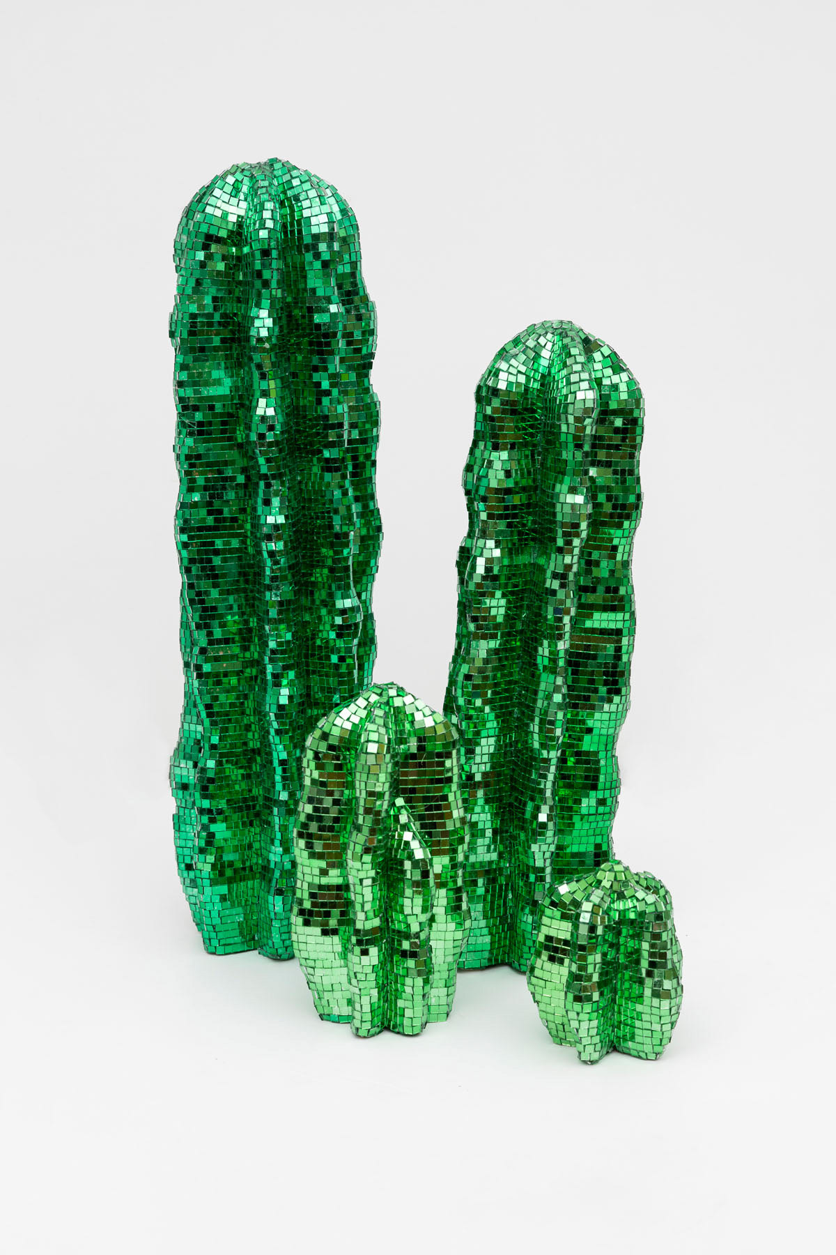 Wachumita, 2024 | PVC espumado, masilla epoxi y vidrio espejado | 50 x 30 x 30 cm. (medidas variables) 