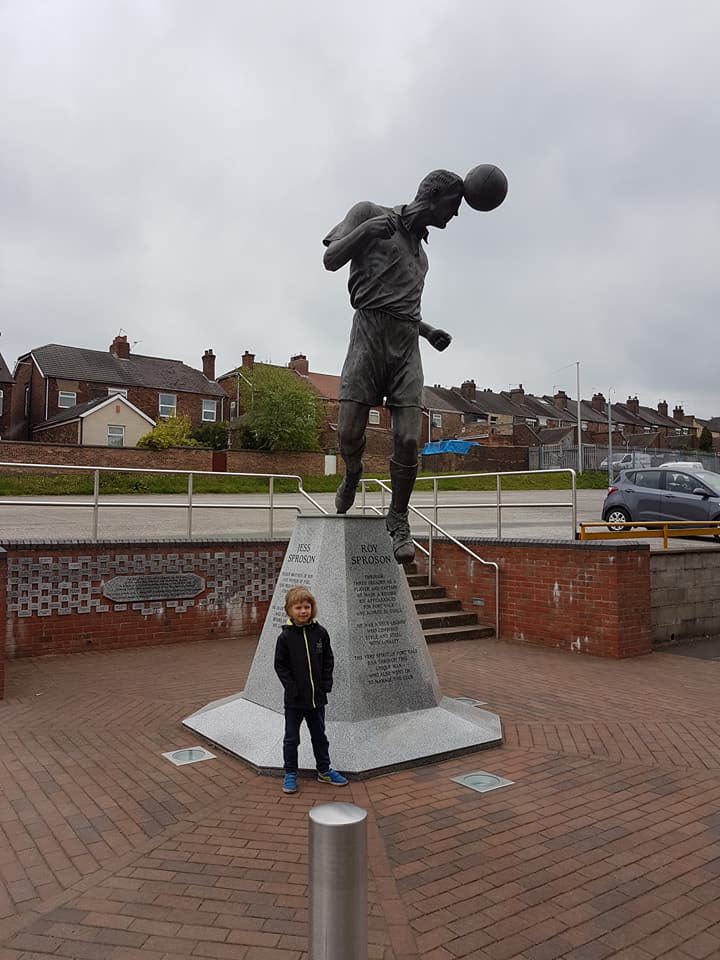 POMNIK / FC PORT VALE & ZELENT