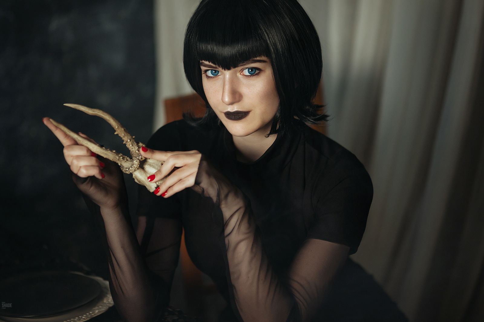 Lina Aster photography - Mavis Dracula