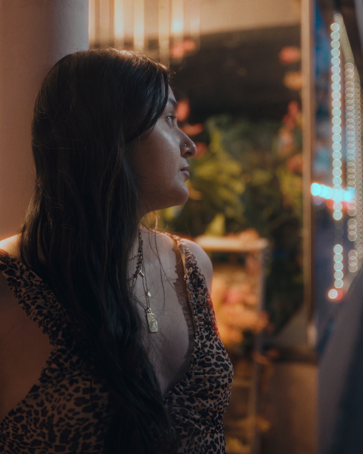 Soft bokeh and streetlight glow after sundown in Old Town