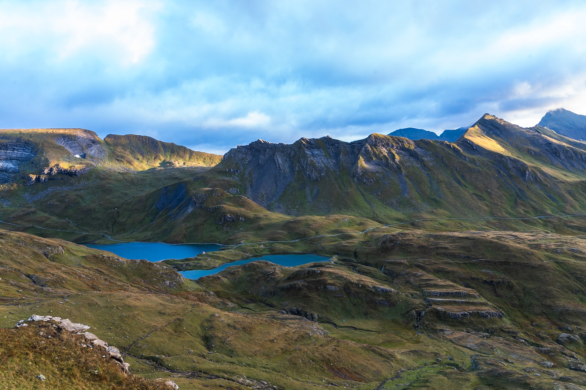 Sunrise in the Alps – A Majestic Start to the Day in the Heart of the Mountains