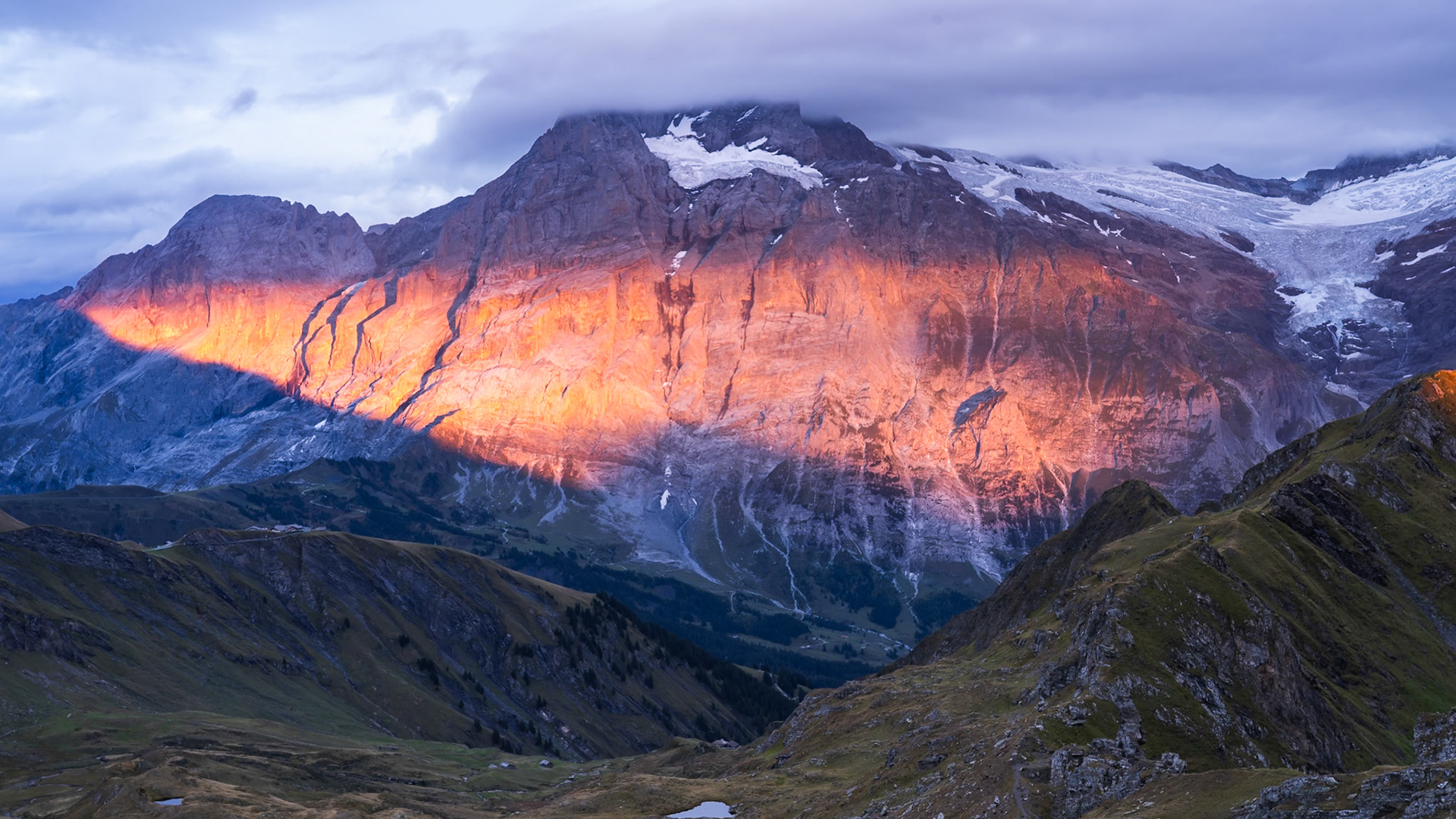 Sunset in the Eiger Region – Breathtaking Views of the Jungfrau Region