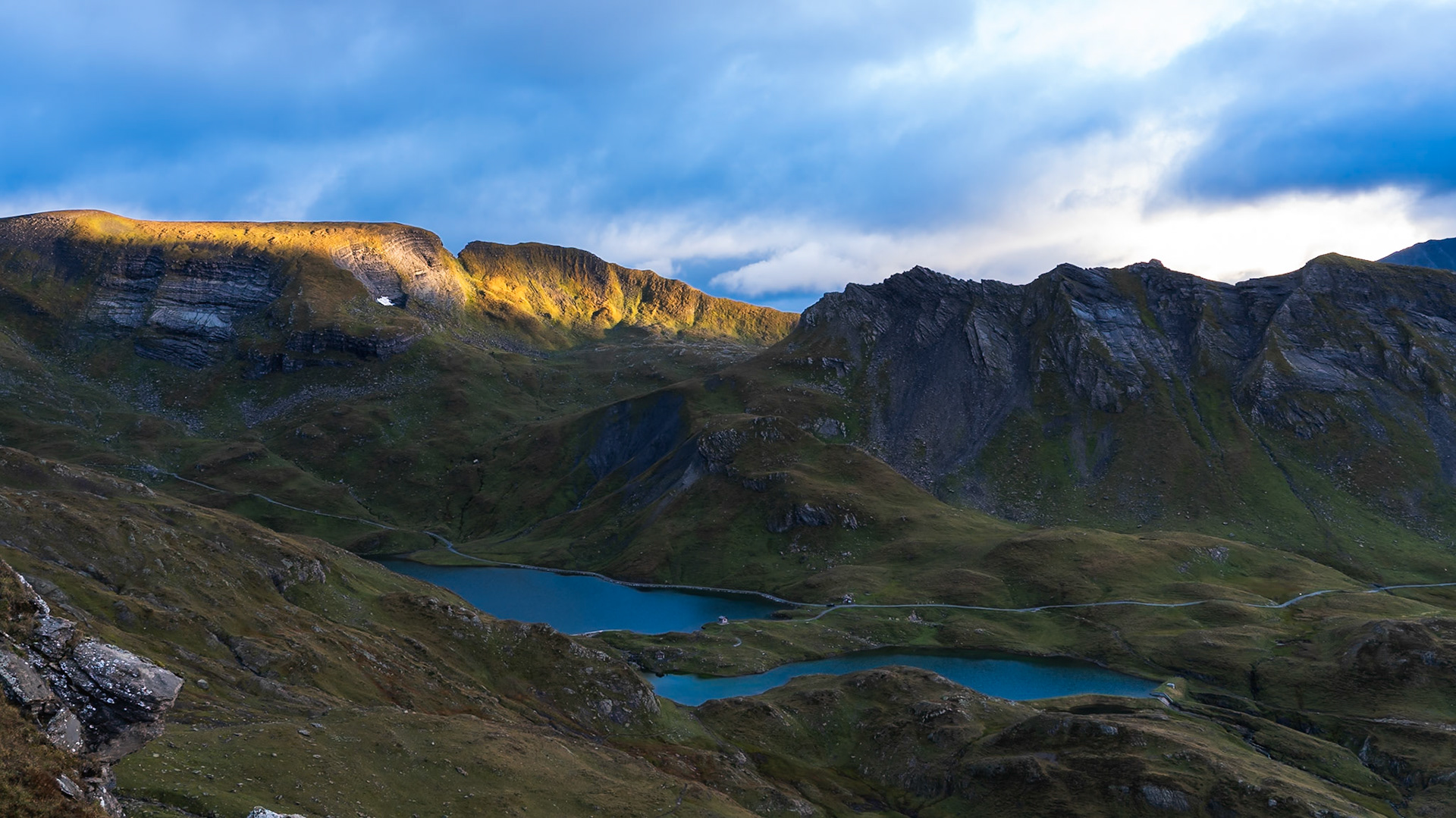 Sunrise in the Alps – A Majestic Start to the Day in the Heart of the Mountains