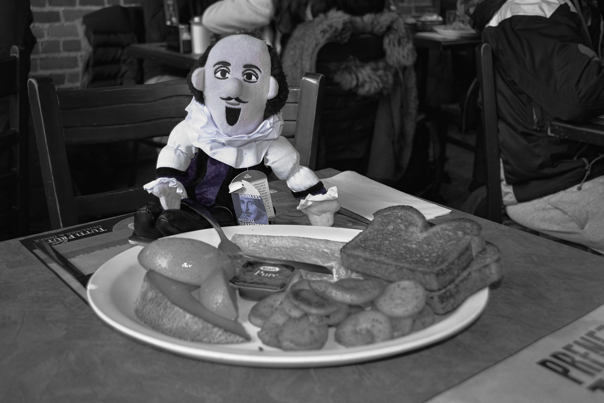 Toast to Shakespeare. Shot with: Nikon D5200 + Tamron 10-24mm. 