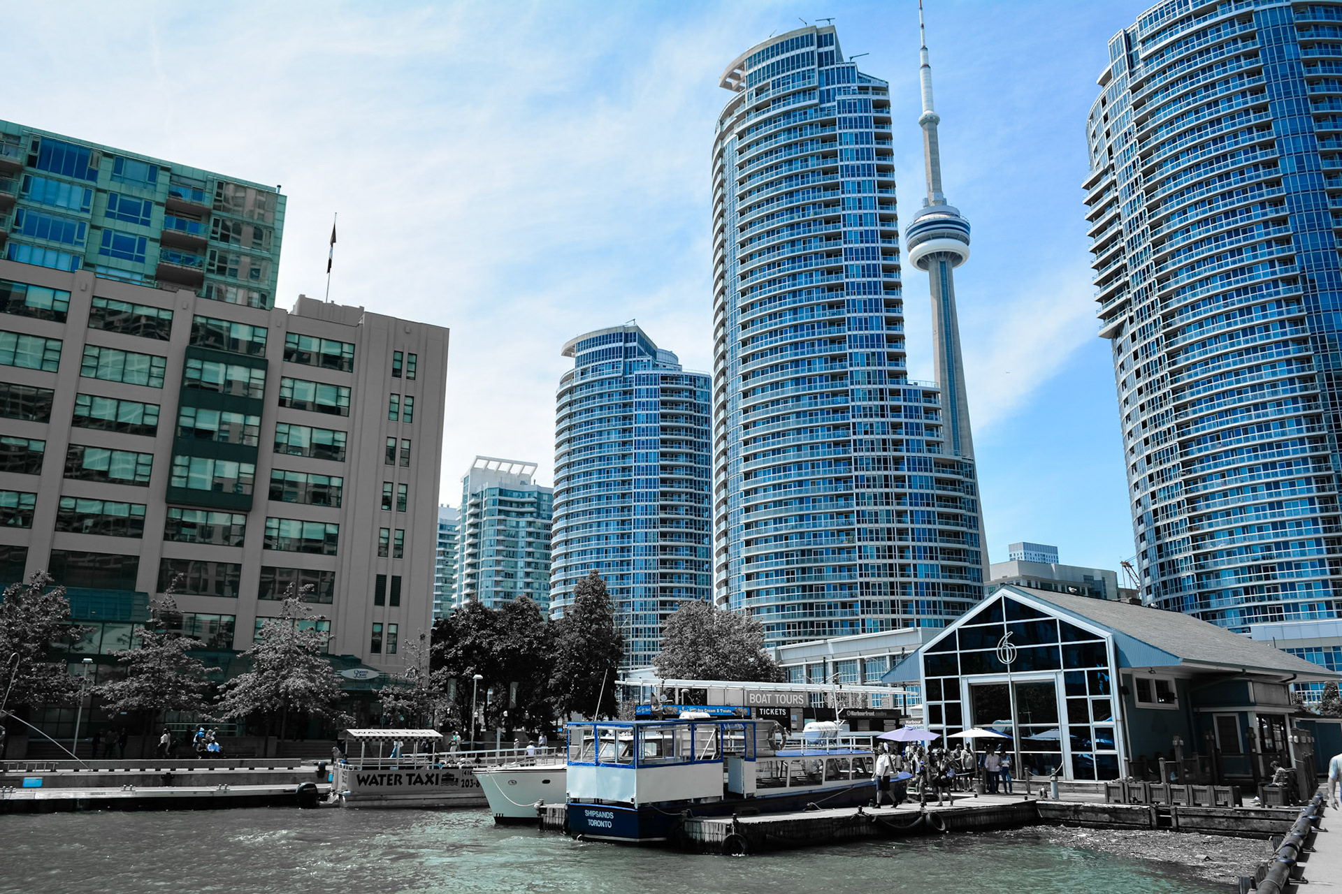 On the Port 6 (Toronto). Shot with: Nikon D5200 + Tamron 10-24mm.