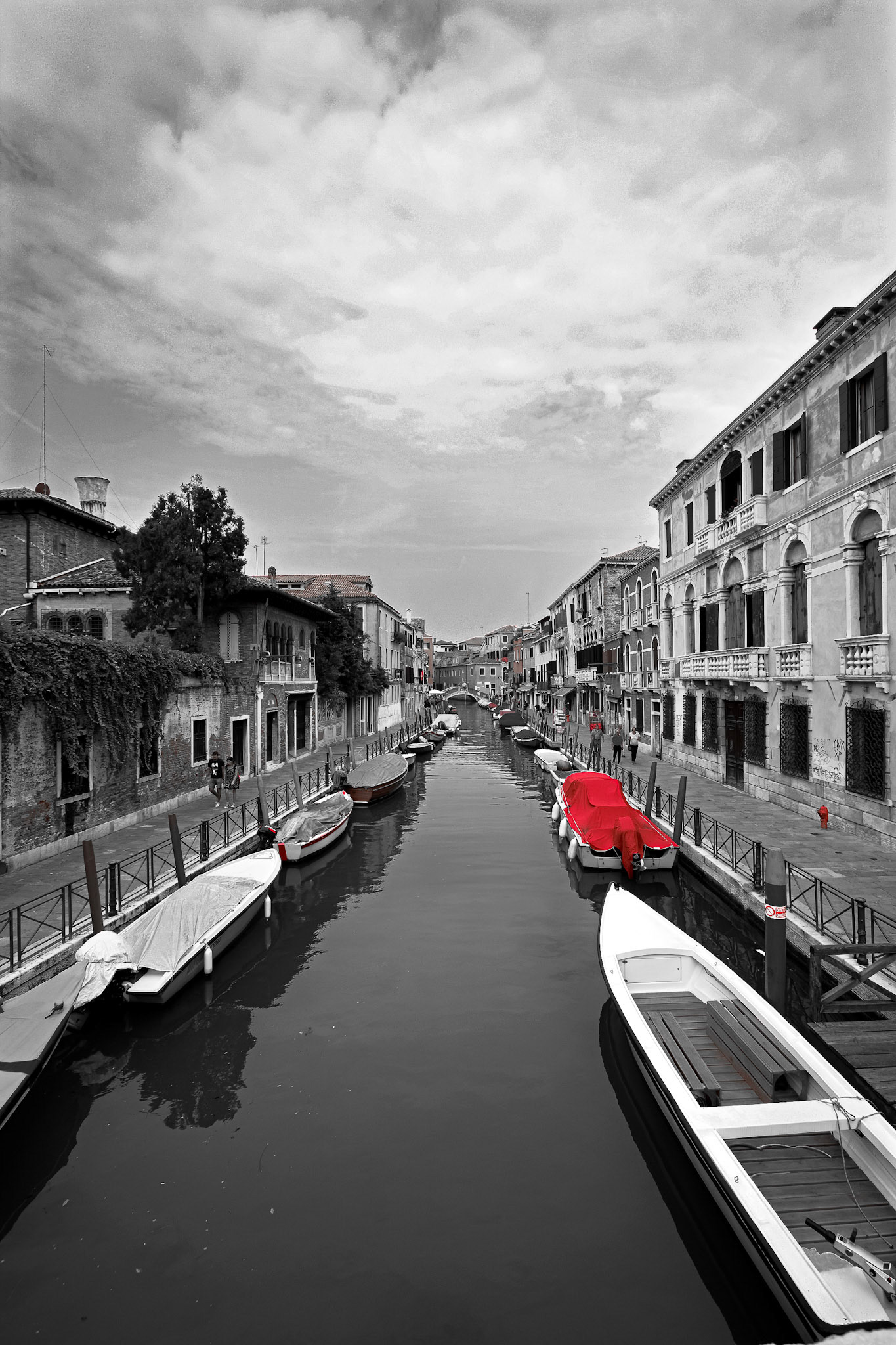 Canal Capture. Shot with: Nikon D5200 + Tamron 10-24mm.