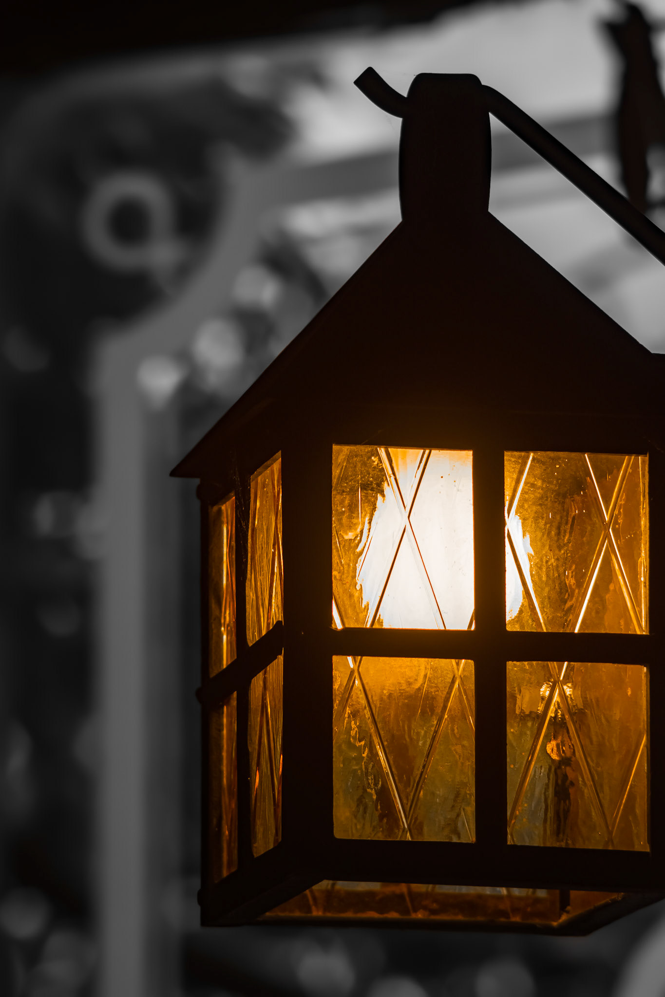 Caged Glow. Shot with: Nikon D5200 + Vivitar 85-205mm.