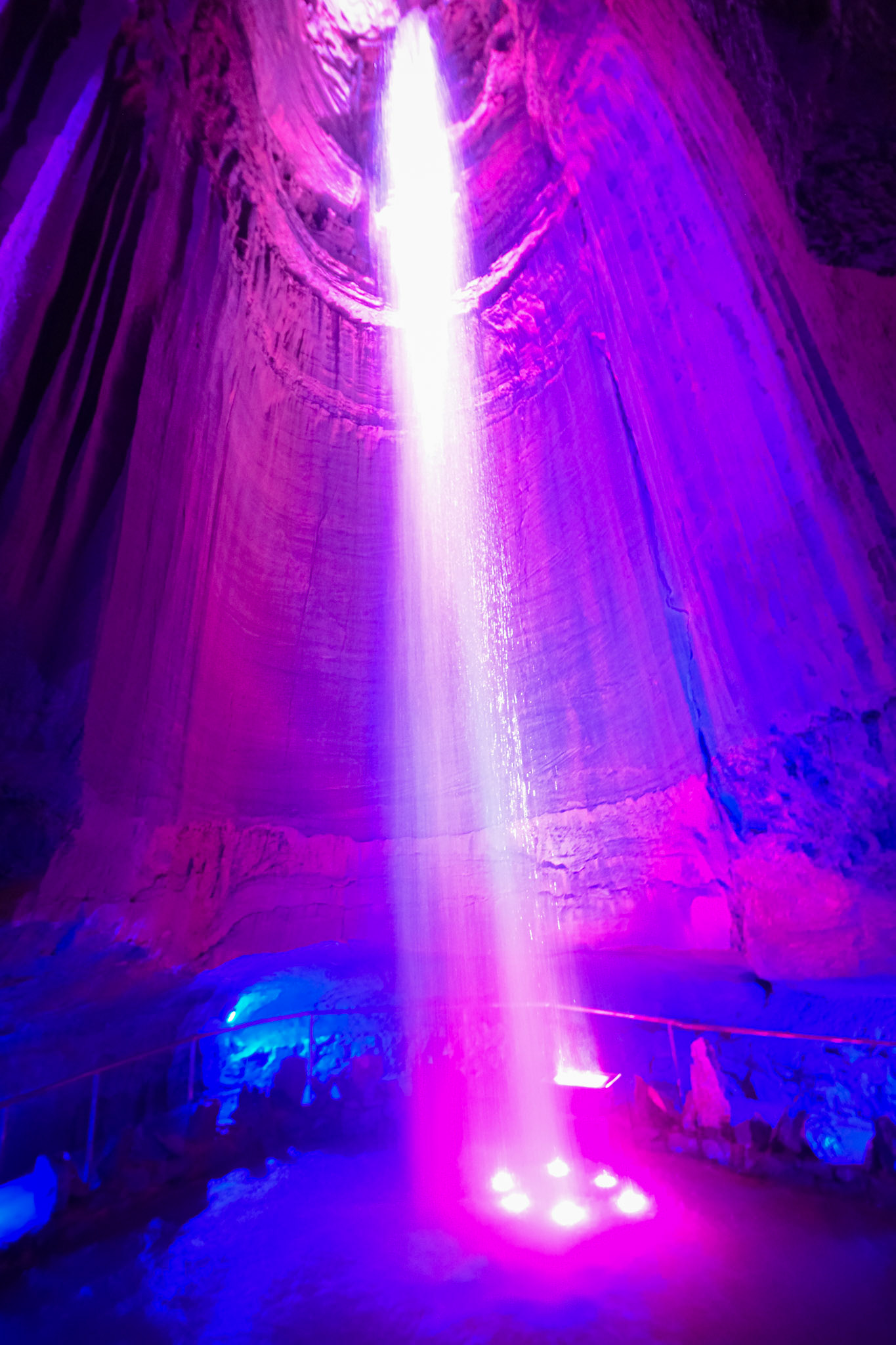 Ruby Falls, TN - Full Colour; Shot with: Nikon D5200 + Tamron 10-24mm.