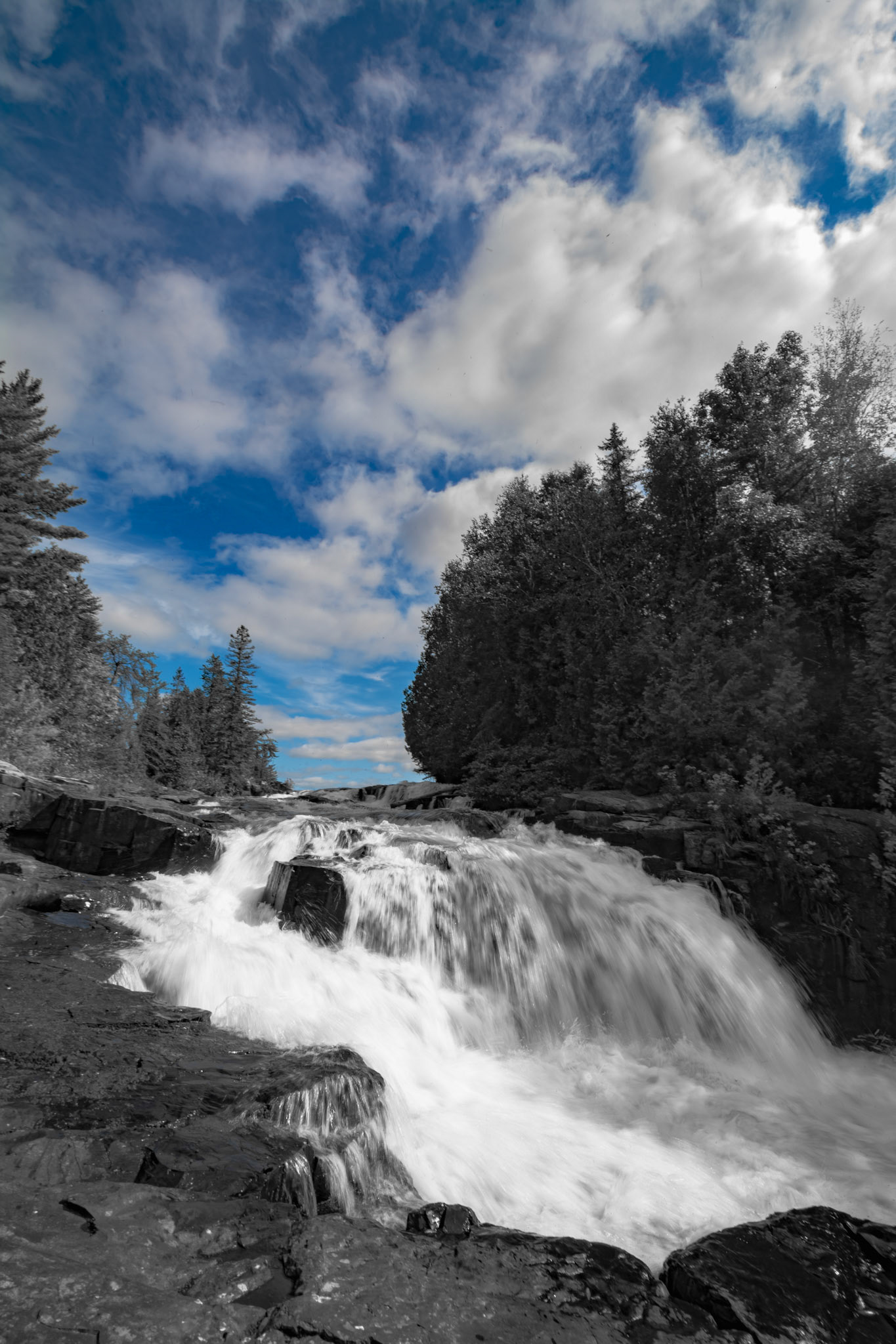 Wendigo Waterfalls. Shot with: Nikon D5200 + Tamron 10-24mm.