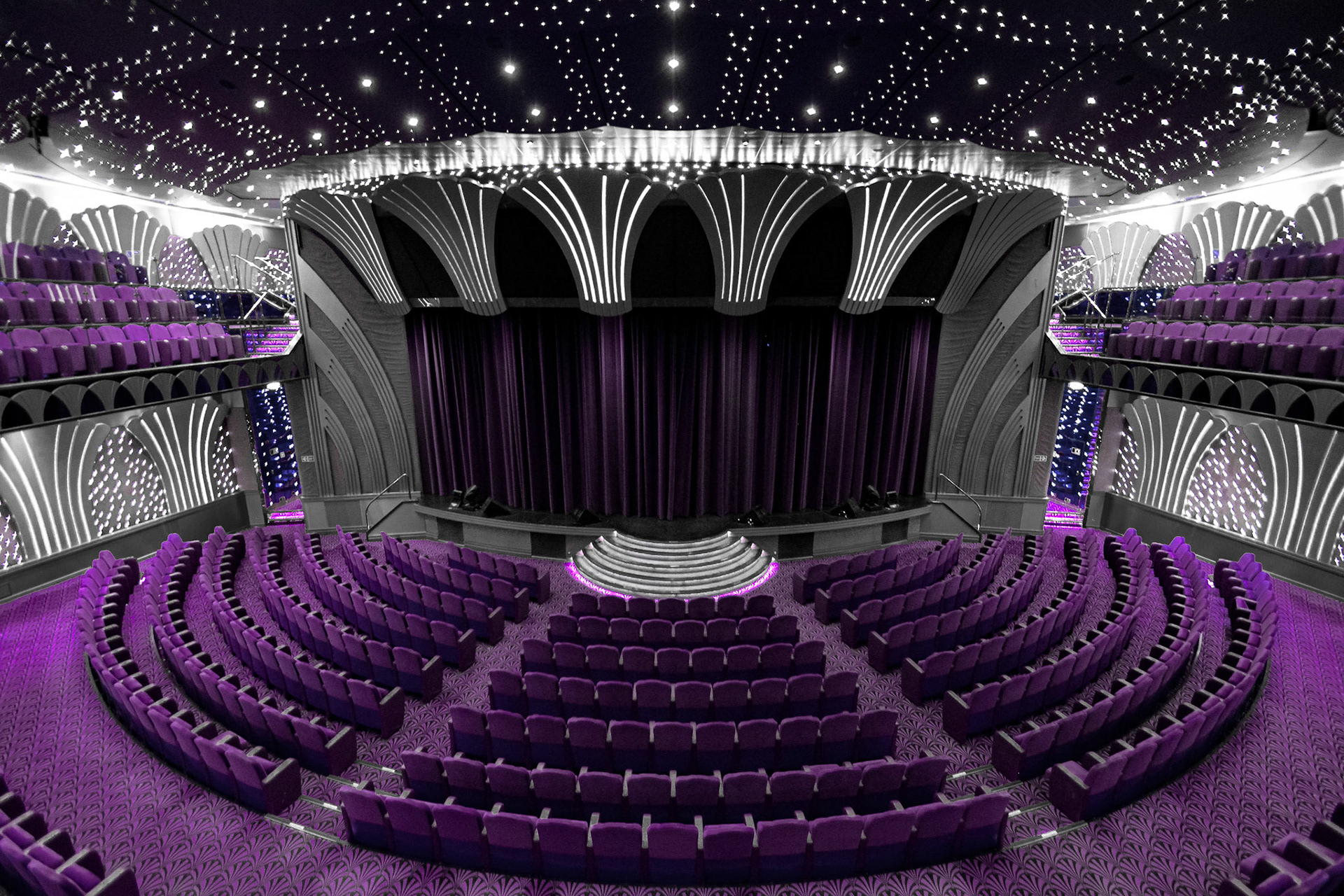 Stage Empty (1). Shot with: Nikon D5200 + Tamron 10-24mm.