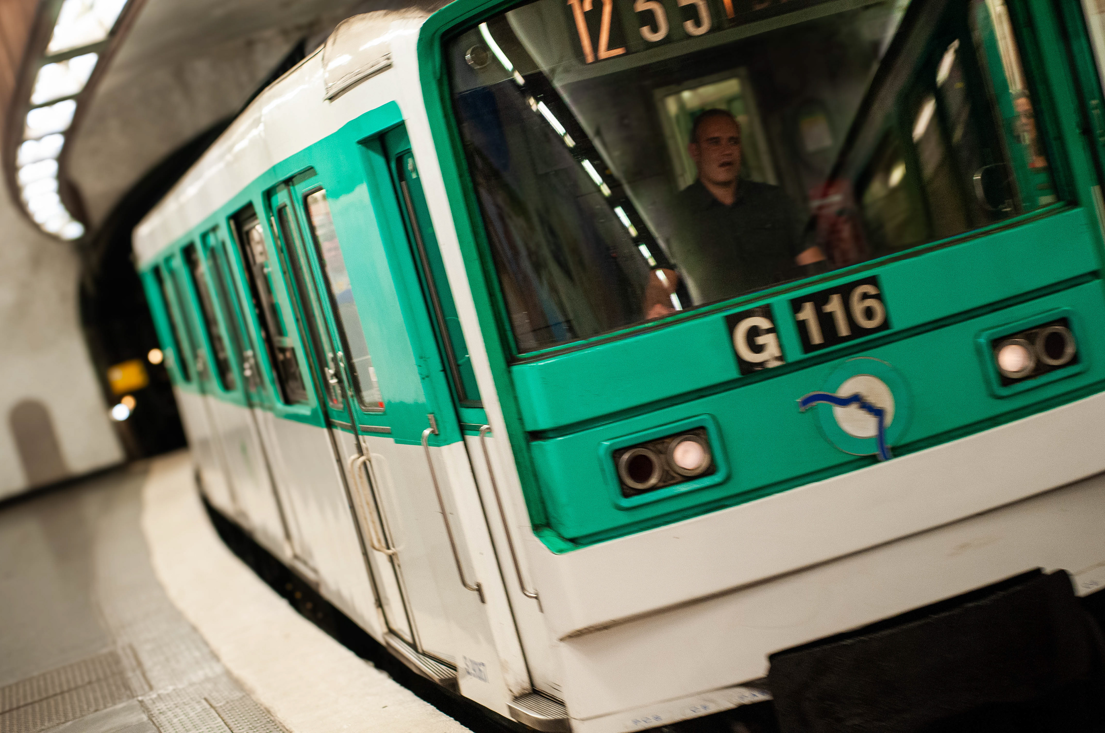 Metro in Motion, Paris