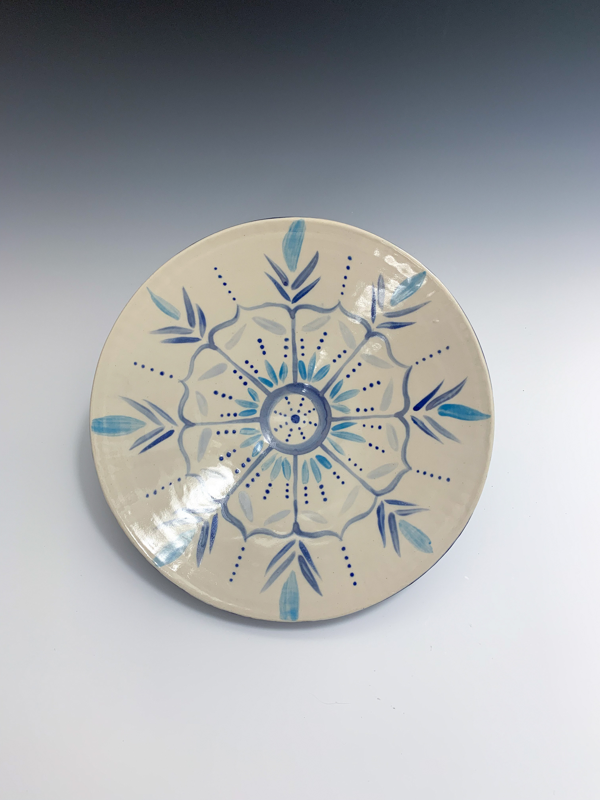 Maoilica-Inspired Blue Plate