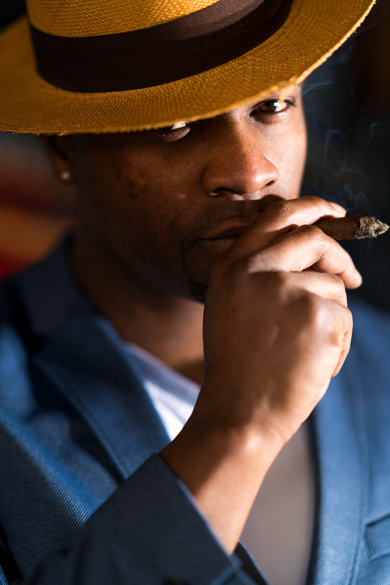 Articulate Light Series by Aaron Mahlon