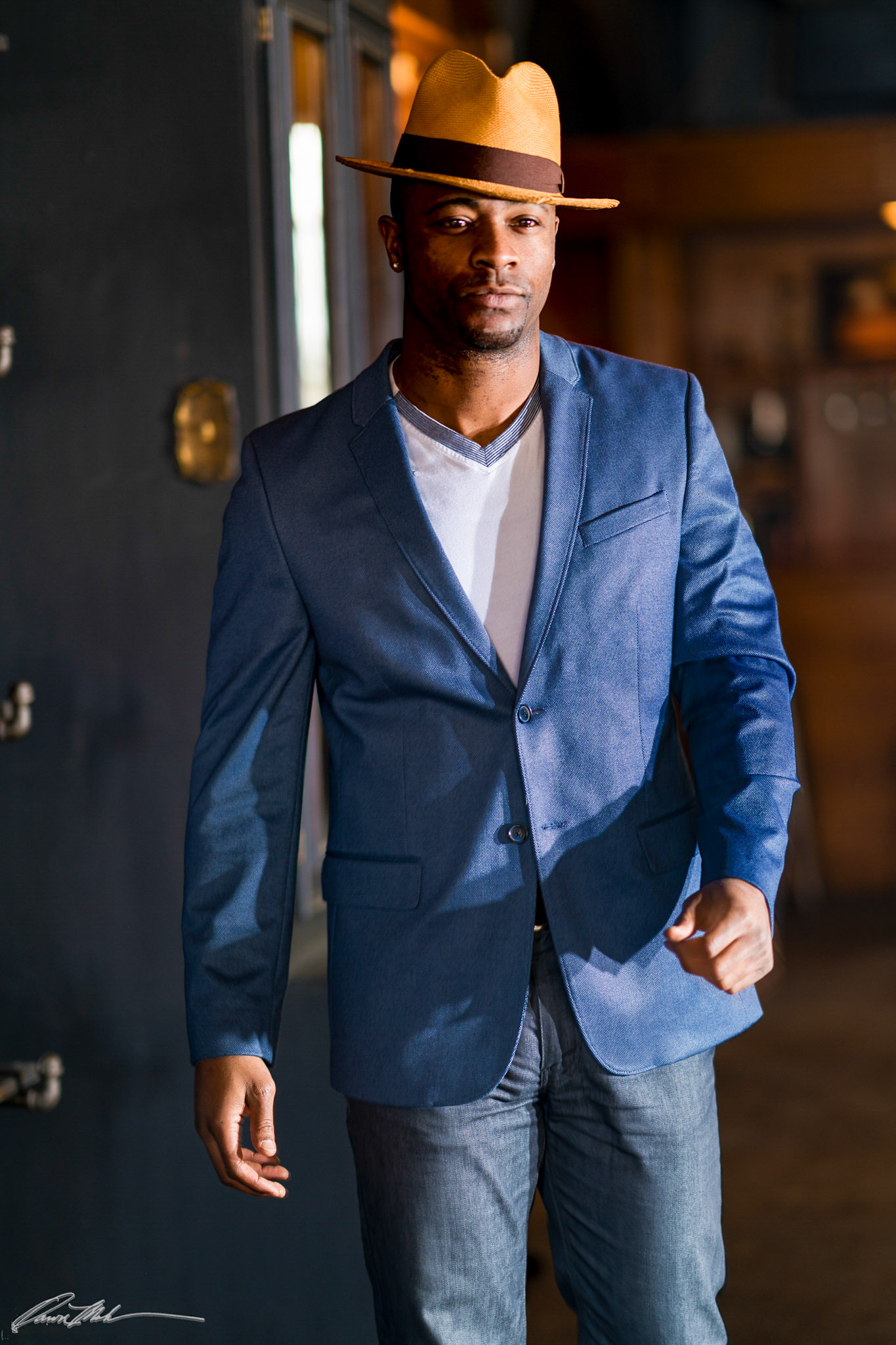 Articulate Light Series by Aaron Mahlon