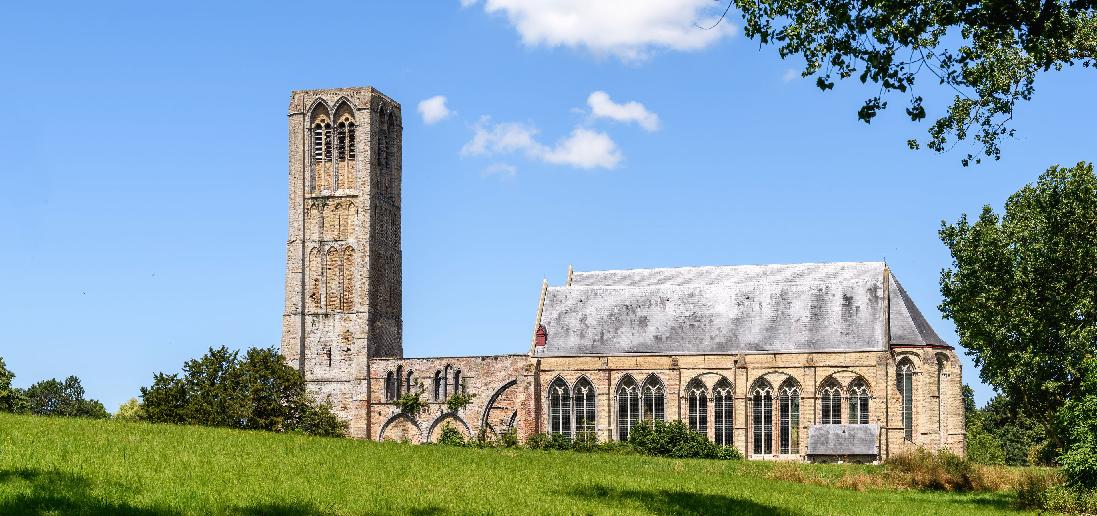 Middeleeuwse kerk￨Damme