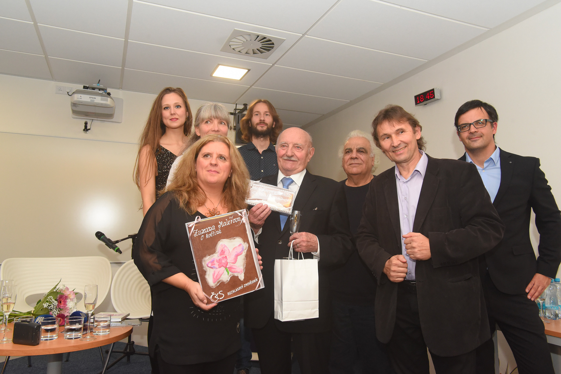 Rozhlasový křest knihy O květině, ČR Vinohradská ,2017 Z.M., J.Somr, G.Agathonikiadis, P.Janoš, T.Voženílek, A.Bohdanová, I.Dušková, V.Zochr