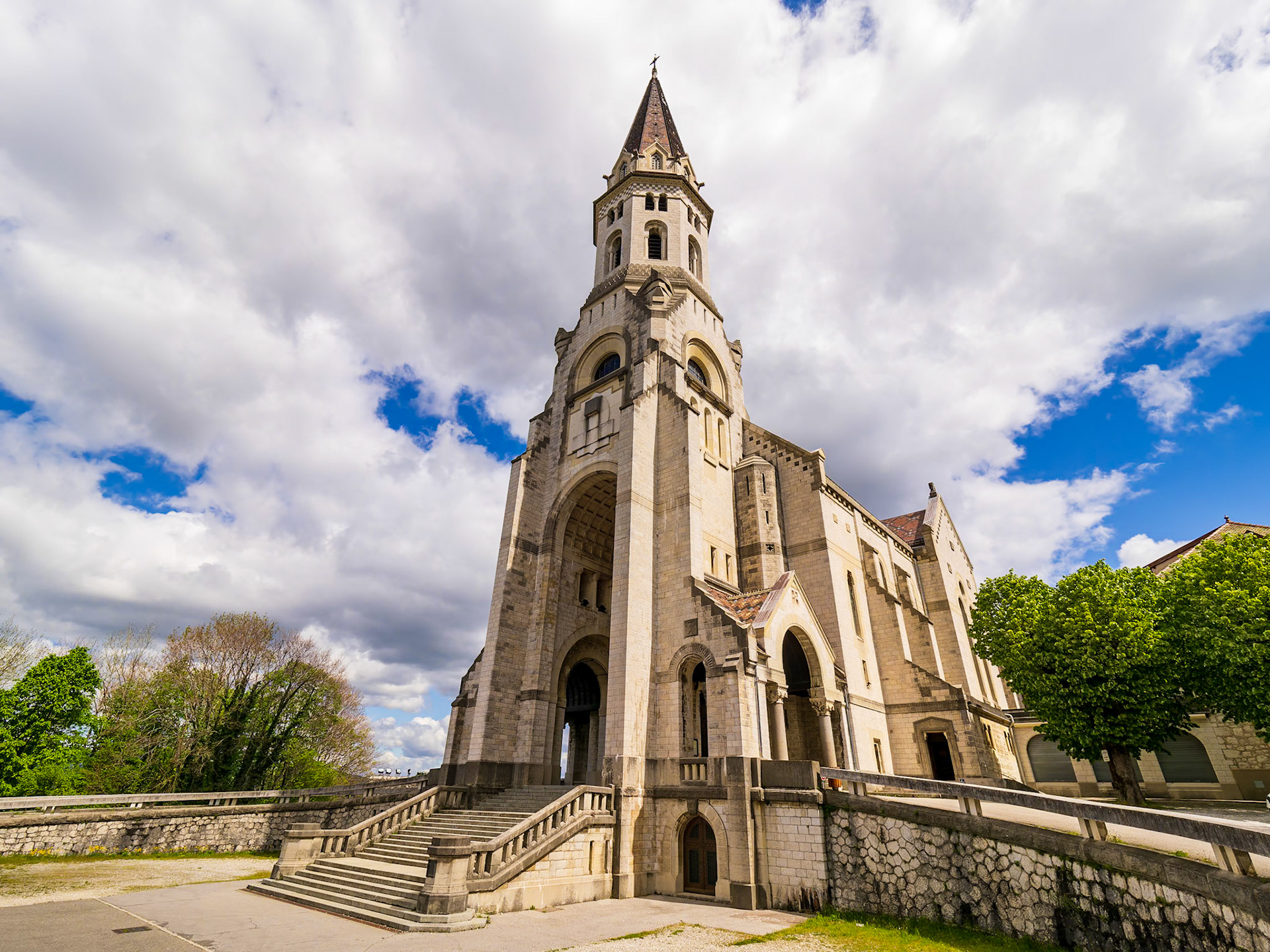 Basilique de la Visitation - Early 20th-century Catholic basilica in Annecy, France