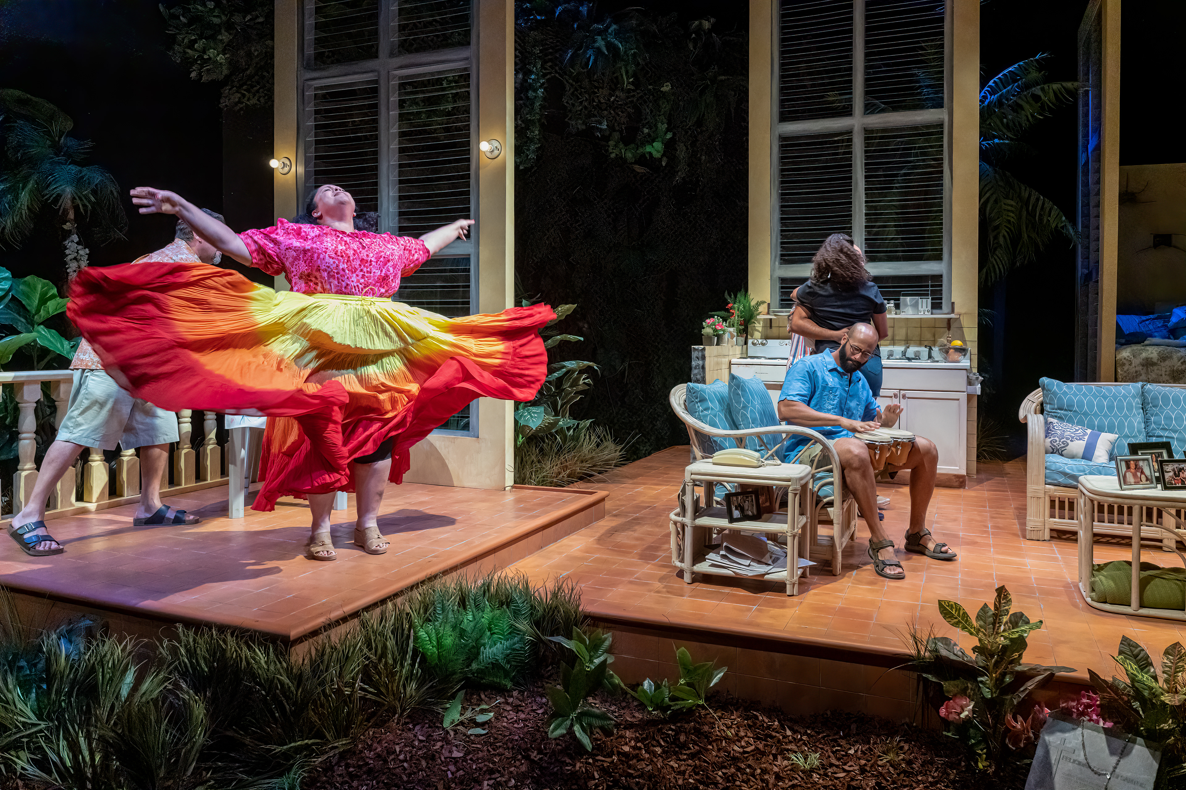 Alina Alcántara(Norma) and Victor Suffrant(Victor)