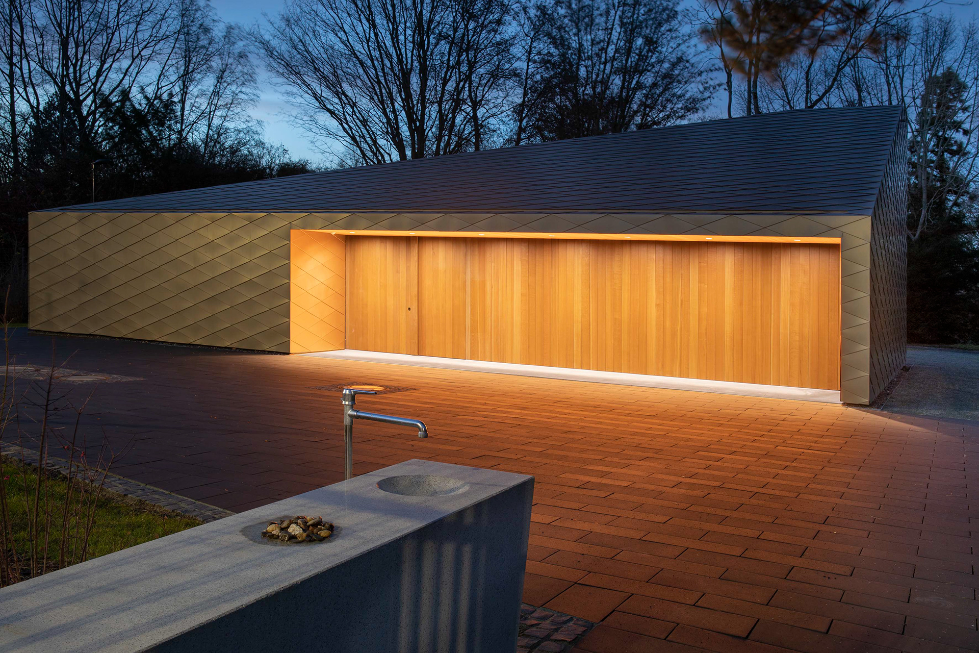 Tischlerei Werkstätten Dickerhoff, Schreinerei,  Trauerhalle 3