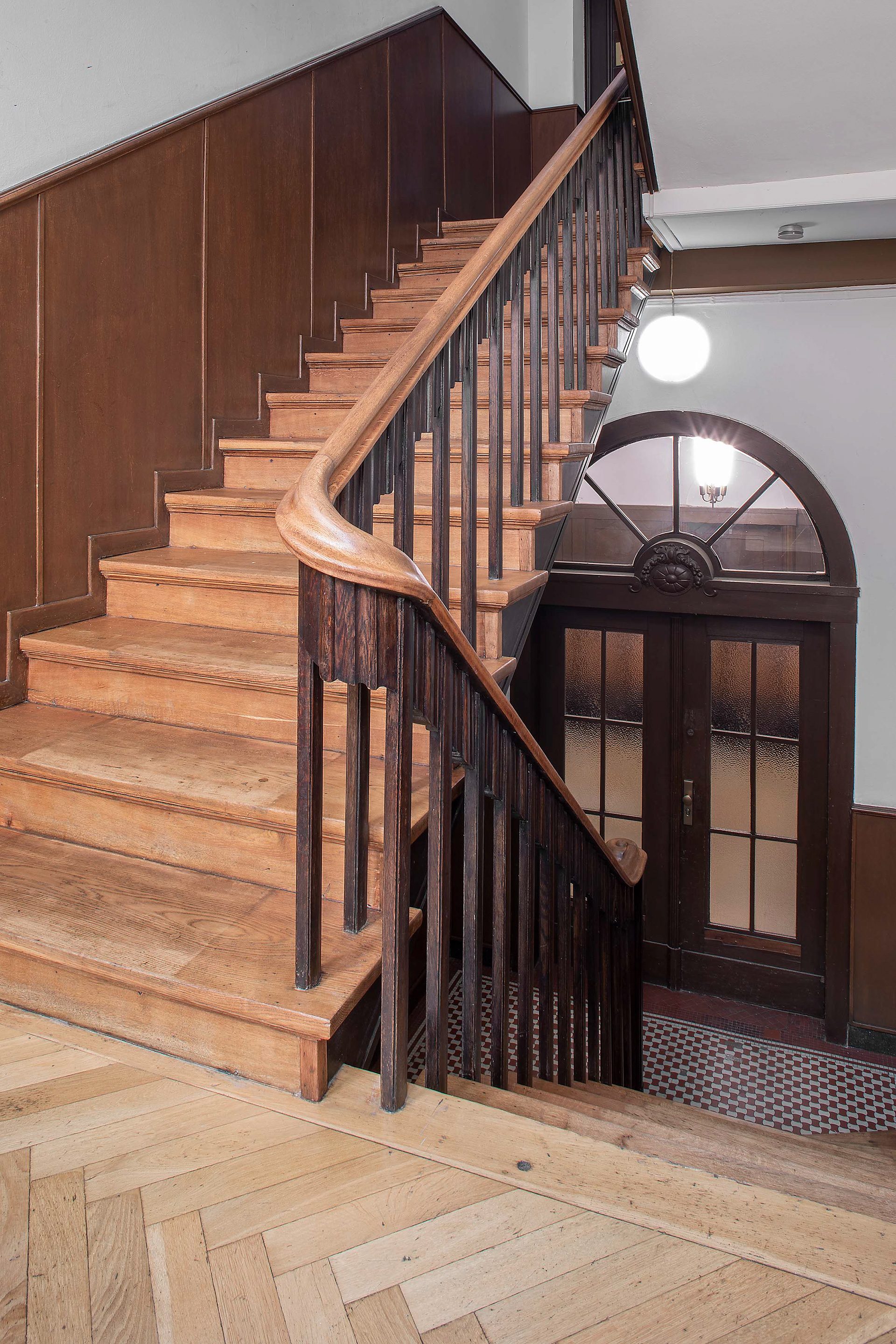 Tischlerei Dickerhoff, Bochum, Aufarbeitung Treppe Villa Königsalle G-Data - 2020