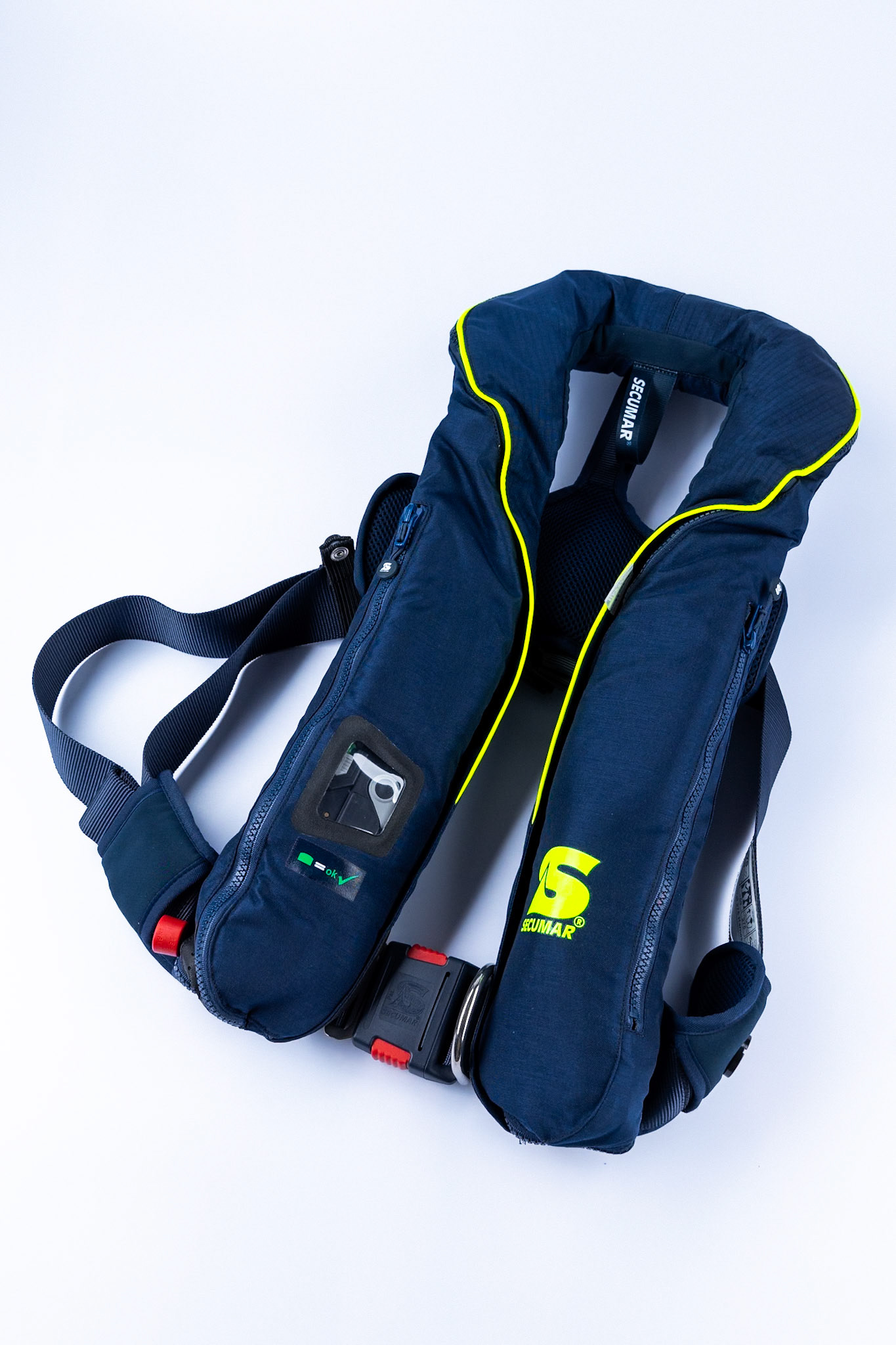 Automatic lifevest product photo
