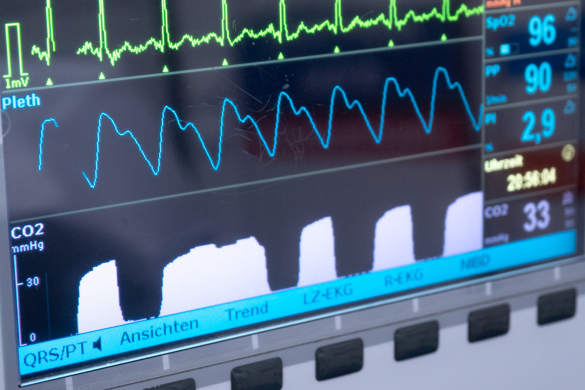 Use of capnography for montorin in ems