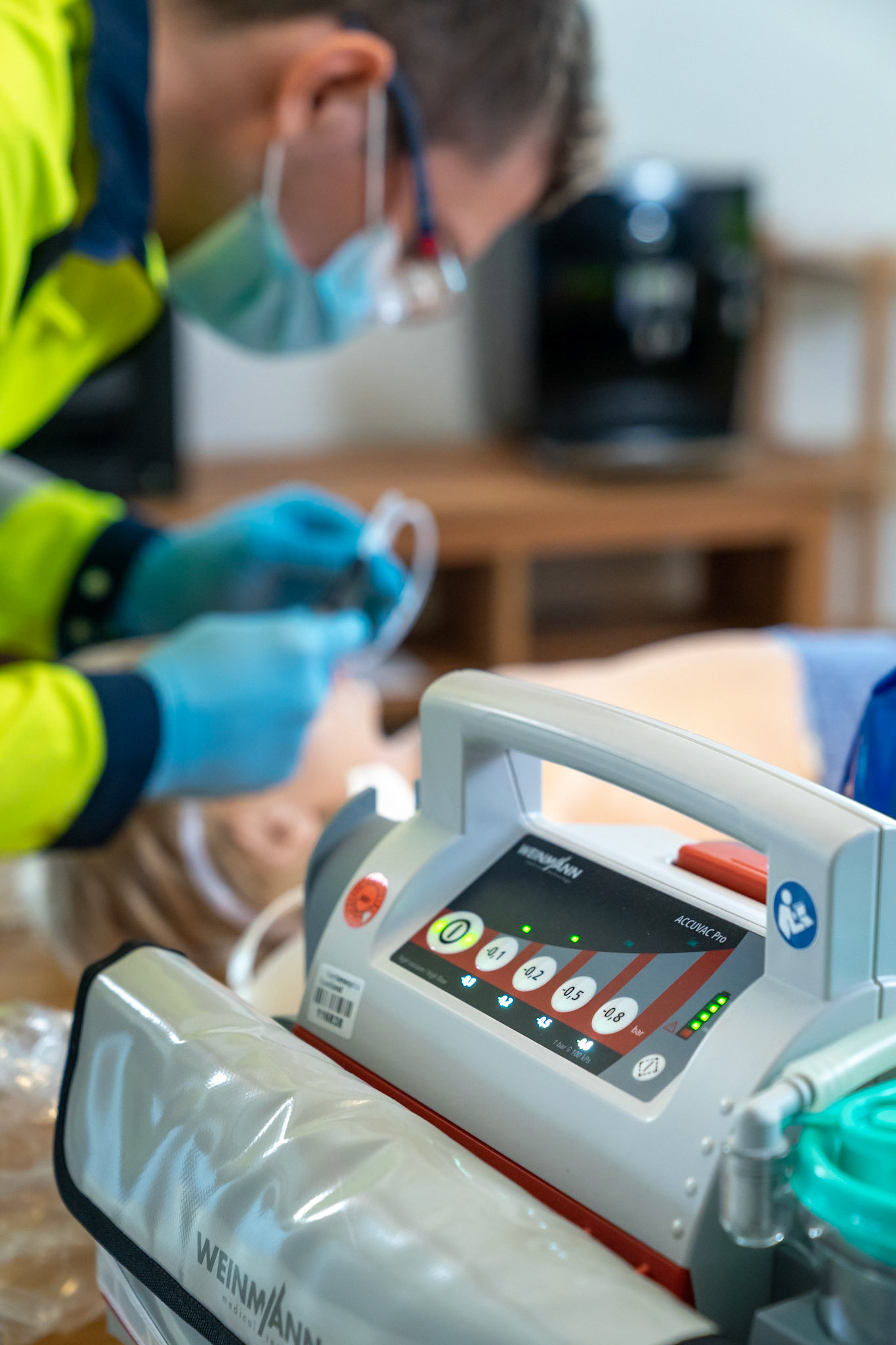 Airway suctioning by paramedic for elearning