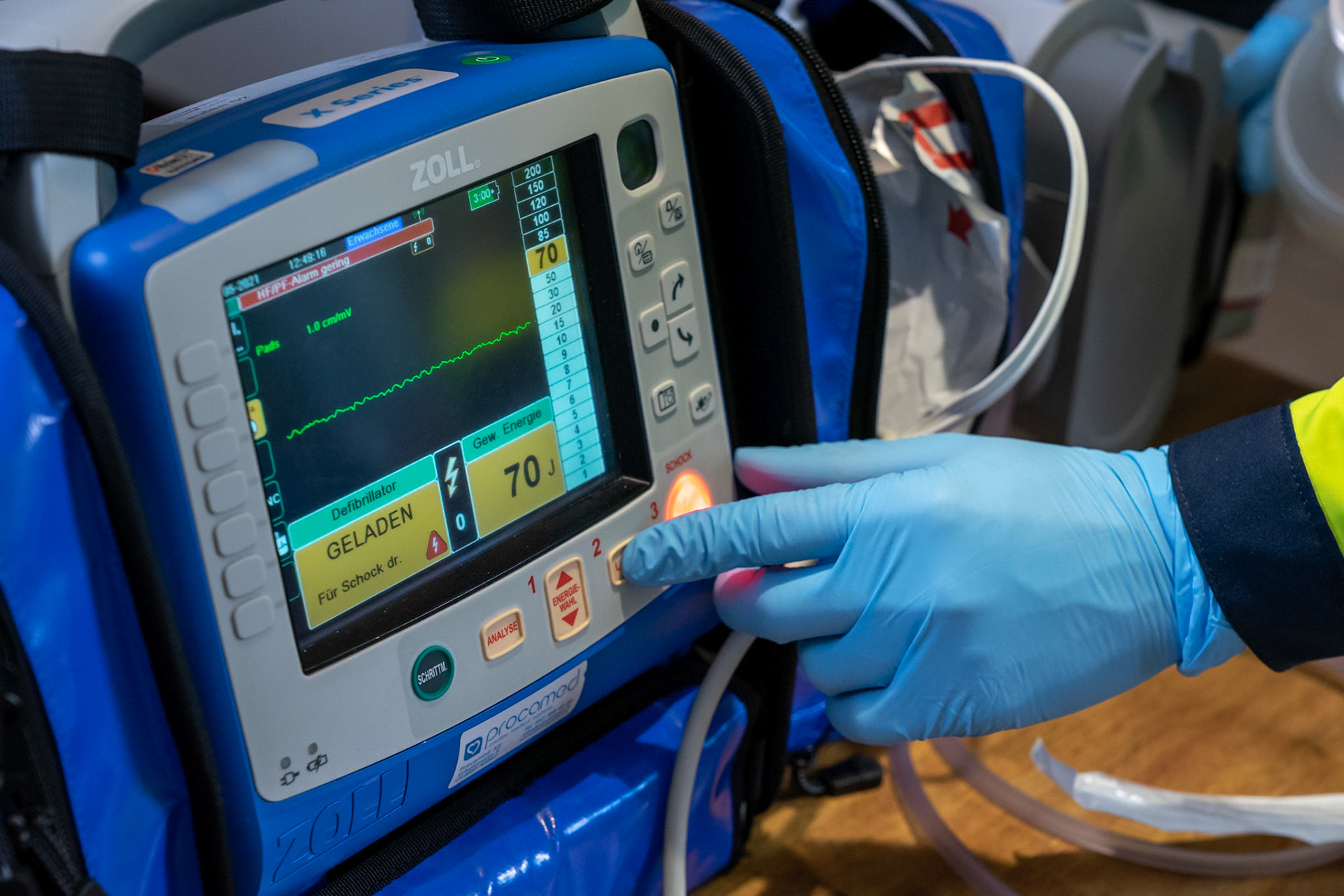 Cardiac defibrillation in ems