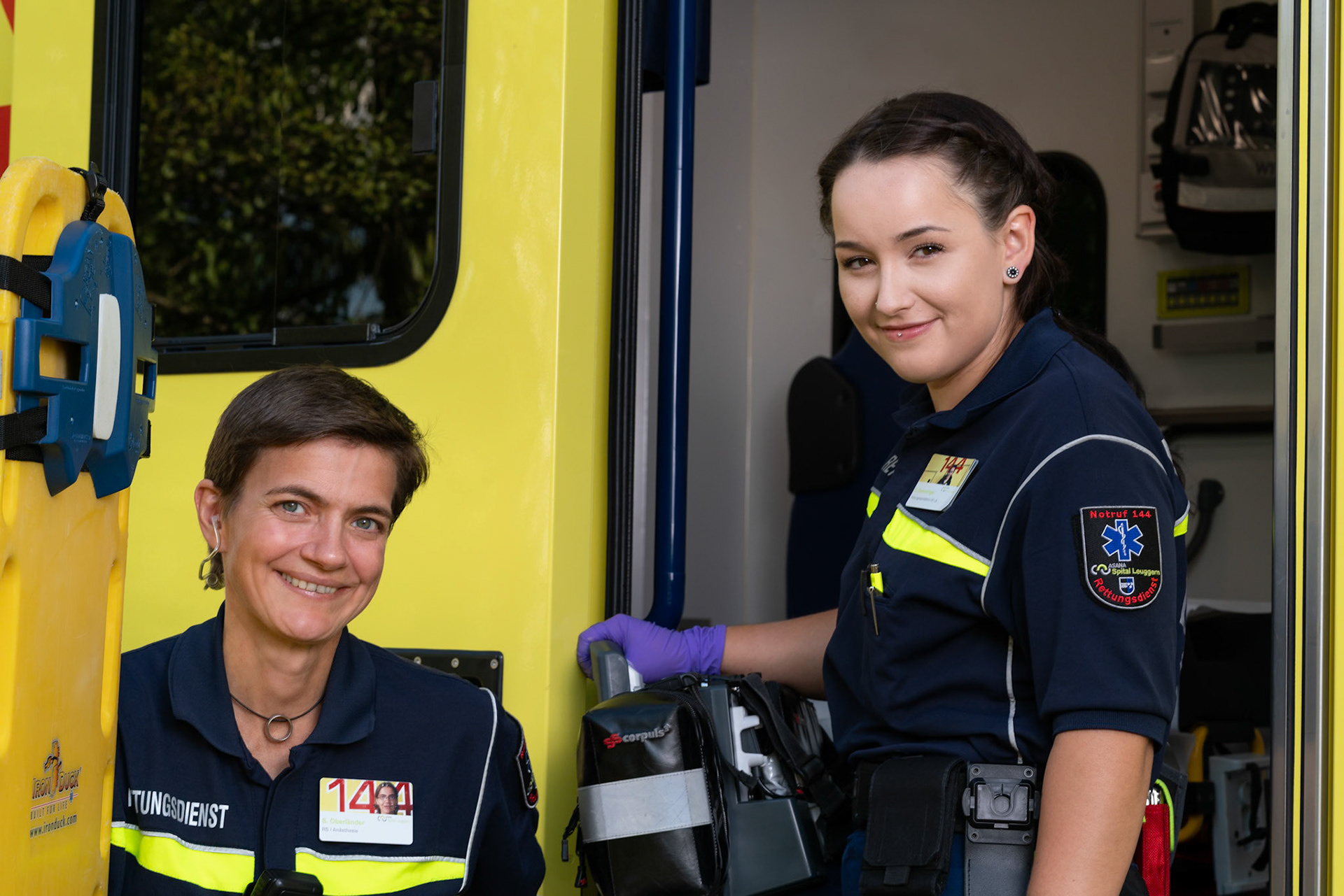 Editorial Asana Gruppe, Model S. Derendinger, S. OberländerLizensierung für Asanagruppe, magnoao Magazin