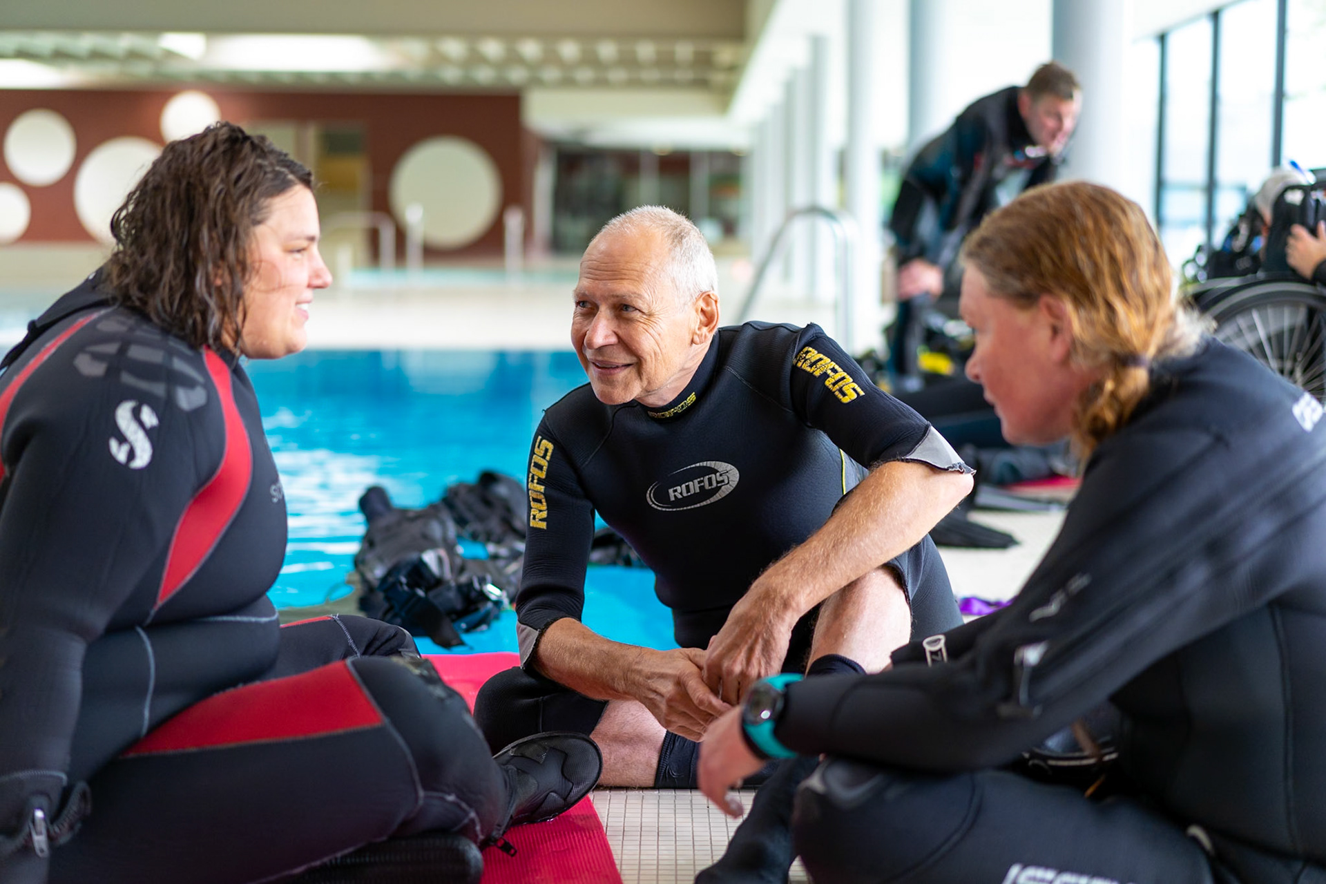 Pool training session with handicapped scuba association Switzerland HSA