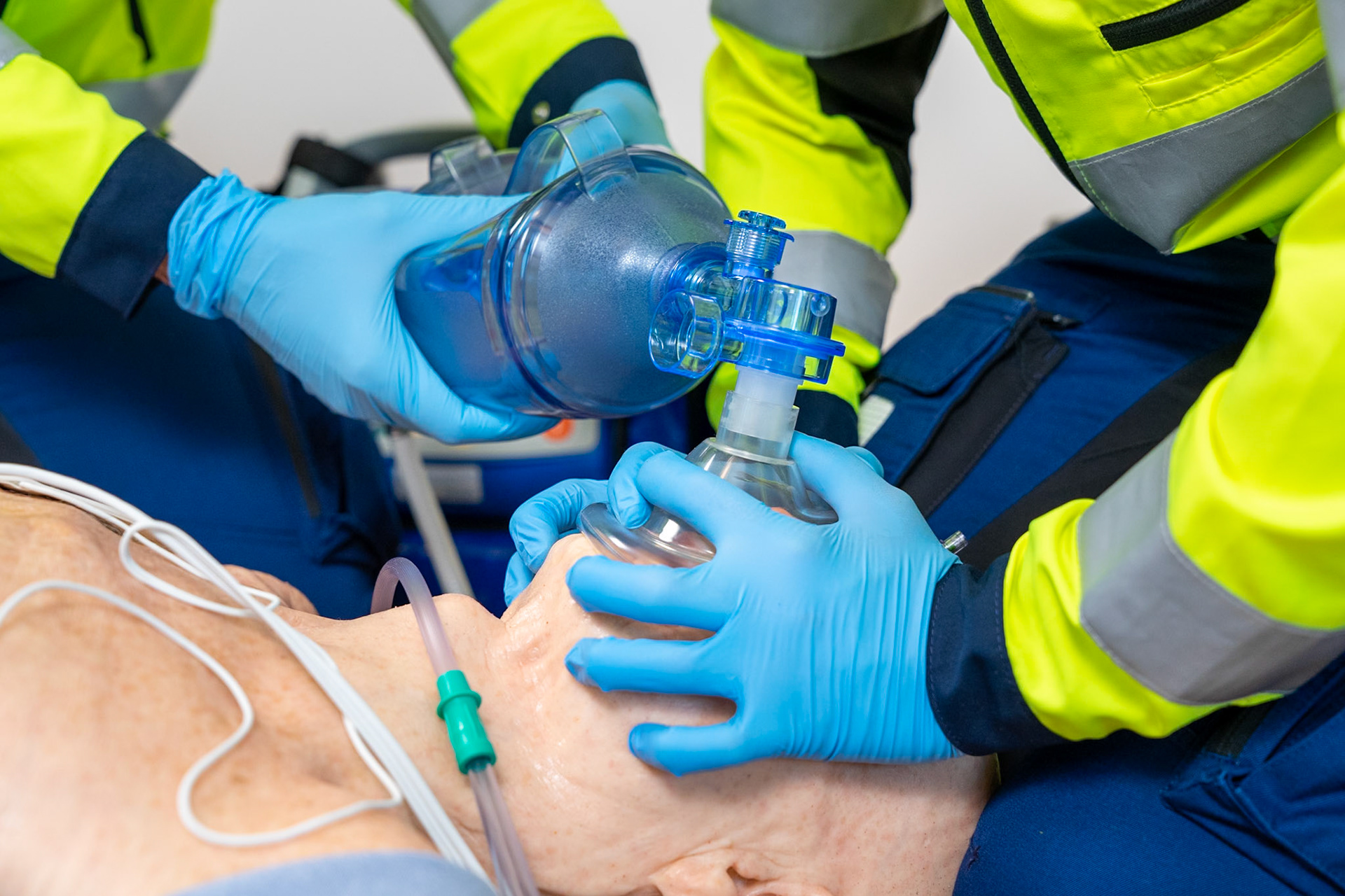Manual ventilation during resuscitation