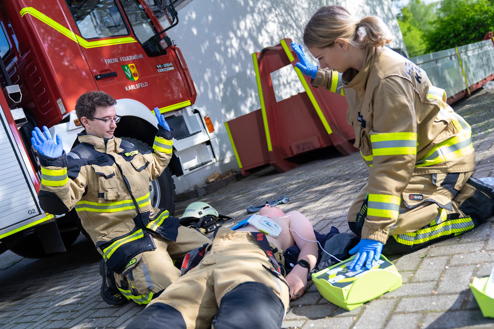 Life support in fire services