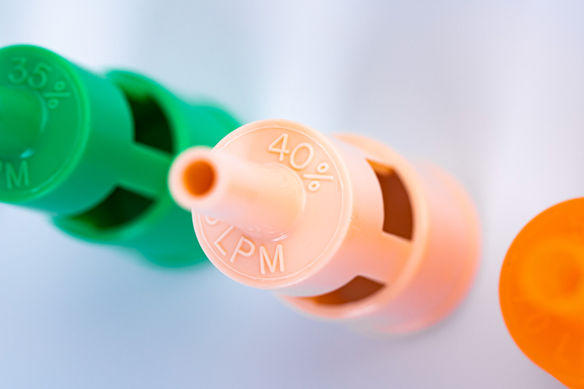 Oxygen valve for constant flow