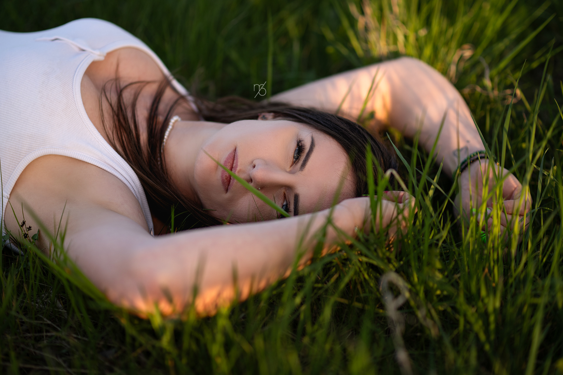 Evening Calm | Lifestyle Outdoor Portrait | Martyna Osuchowska Photography