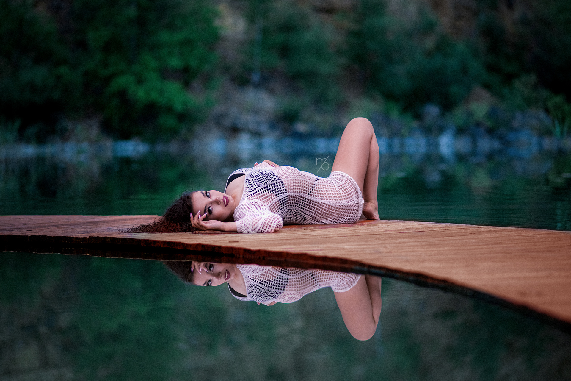 Reflections | Natural Light Portrait | Martyna Osuchowska Photography