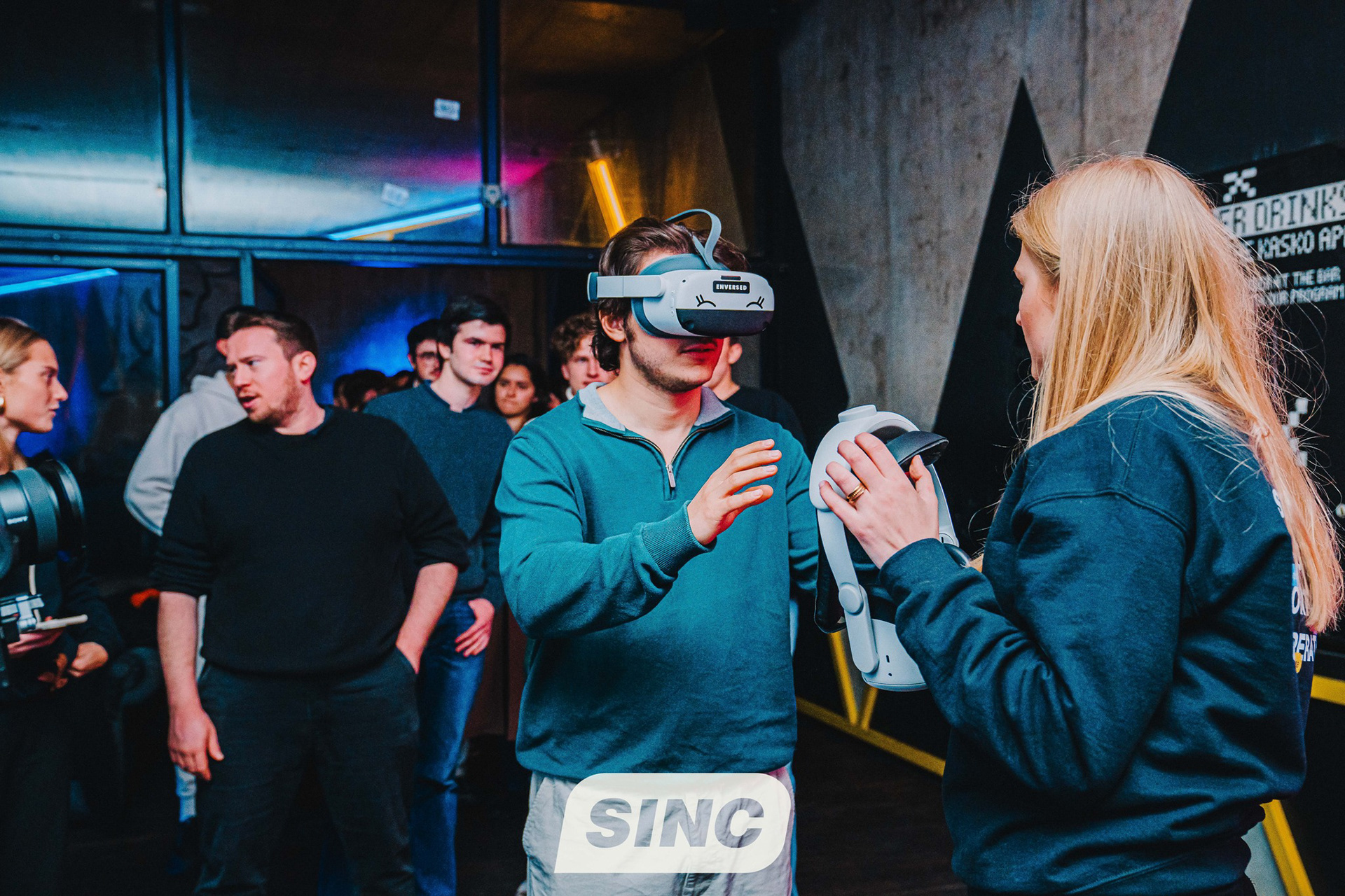 VR