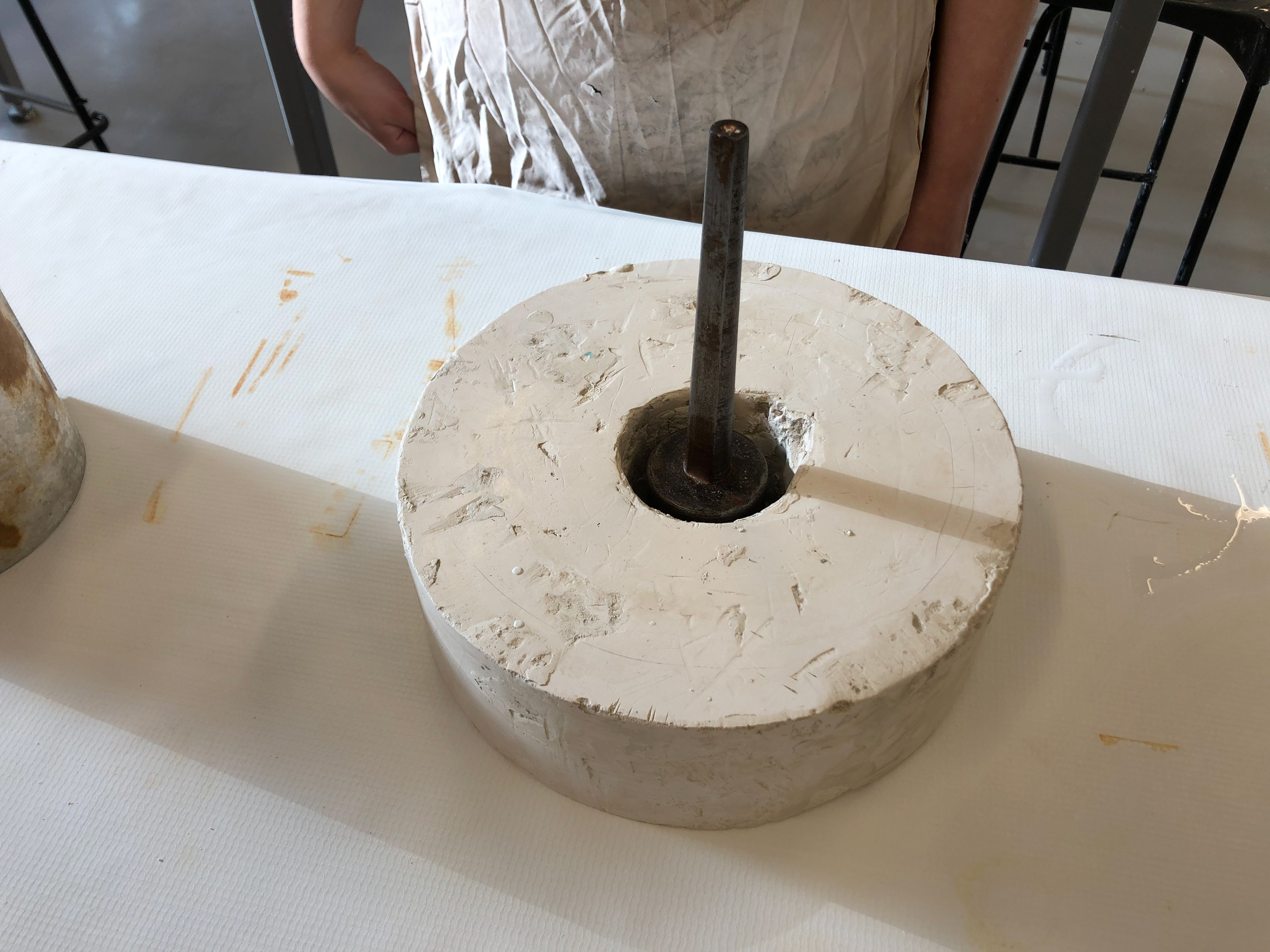 Place the mendrel in the bulk plaster. Ensure the mandrel is clean and lightly oiled.