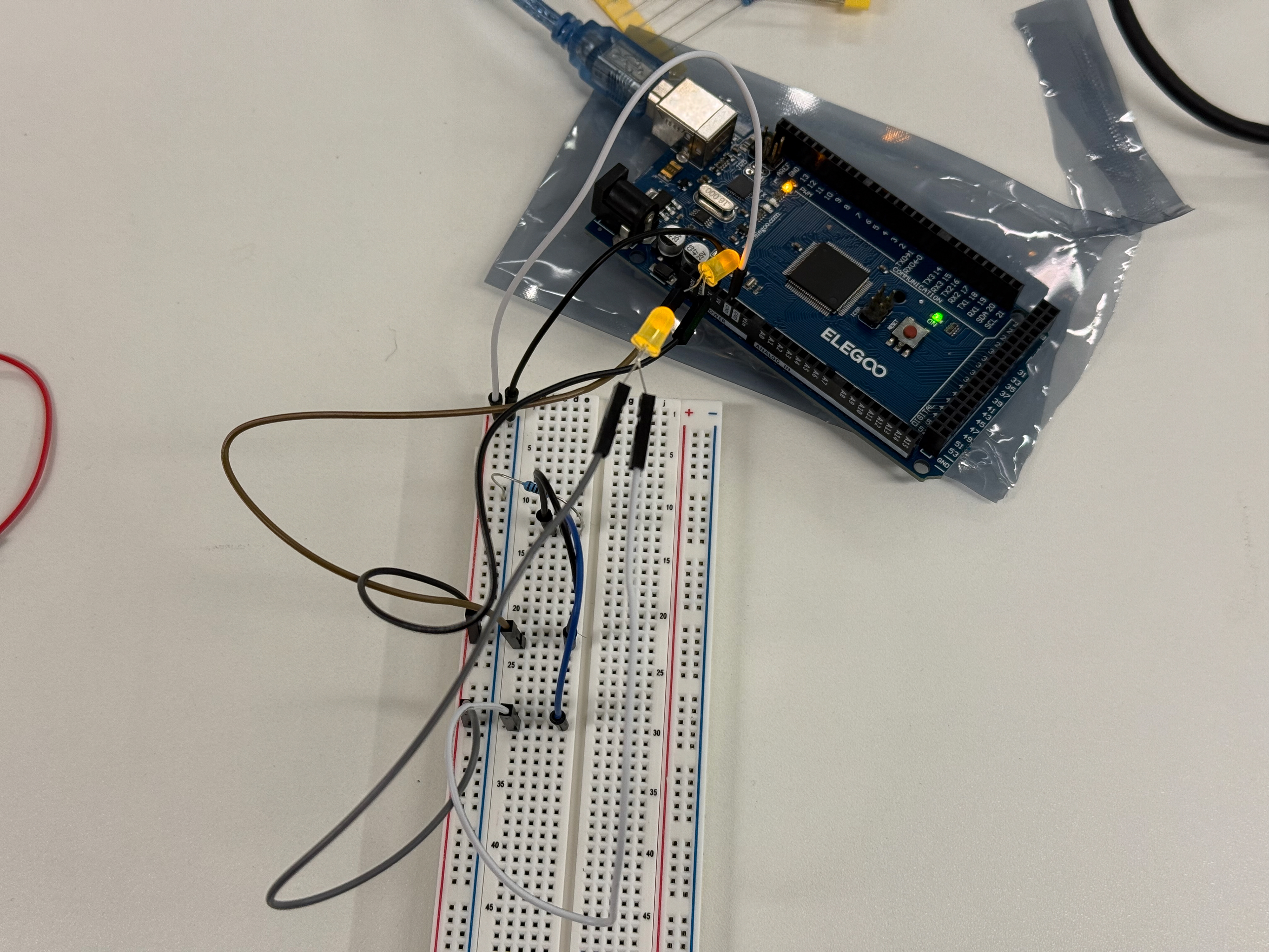 Elegoo into the breadboard connections