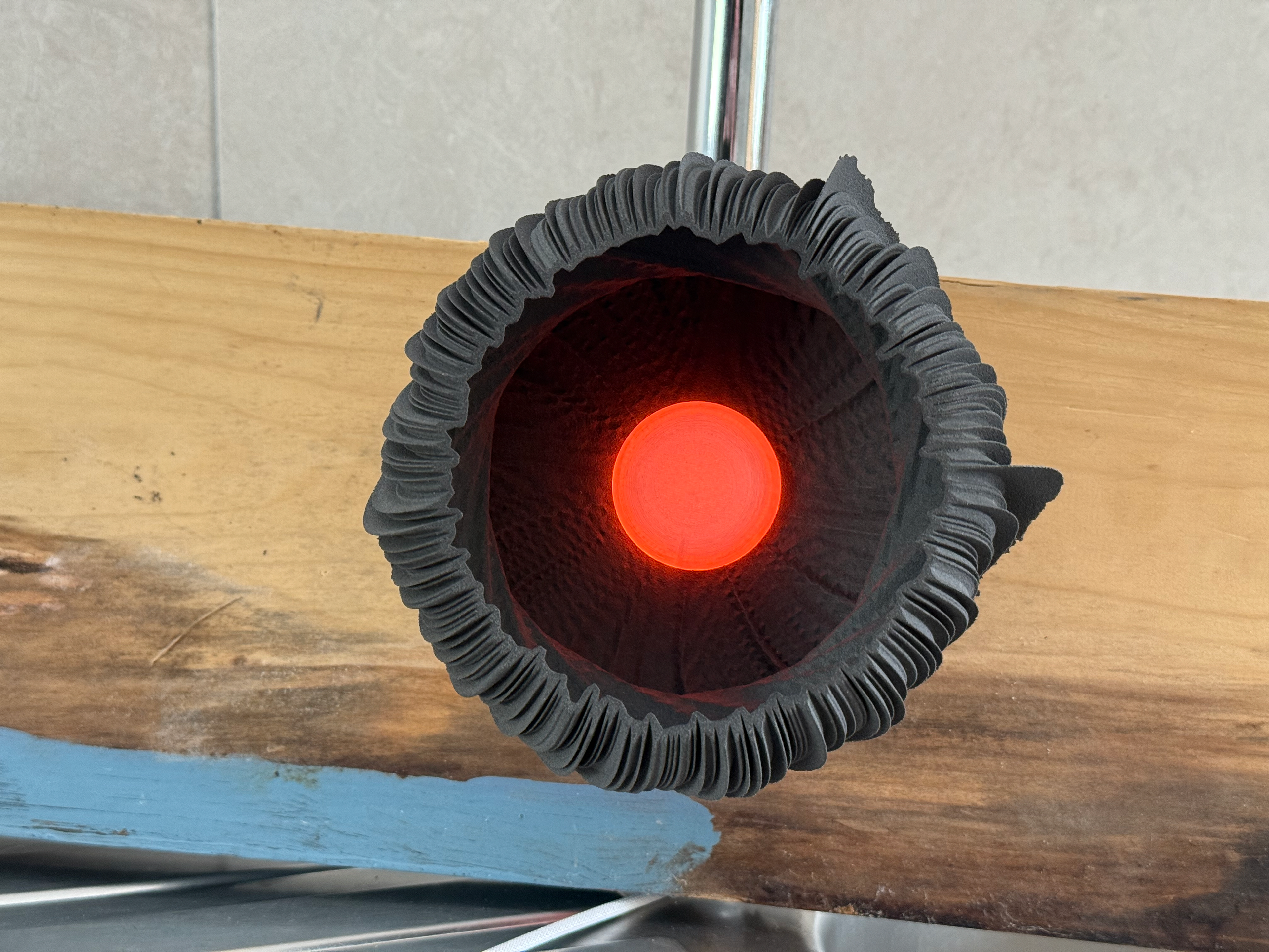 Held up vertically, no issues and doesn't move around
