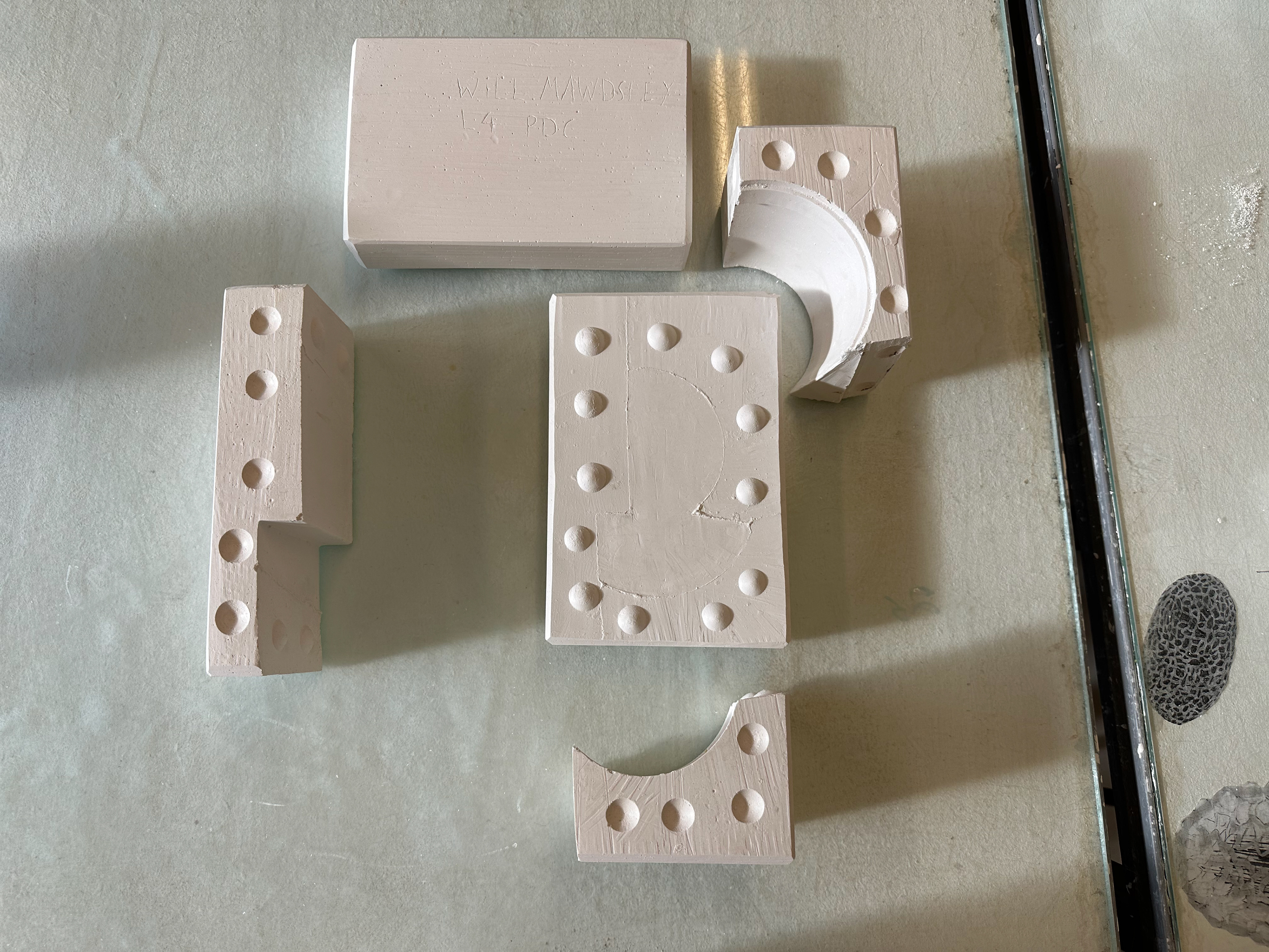 All parts of the mould.