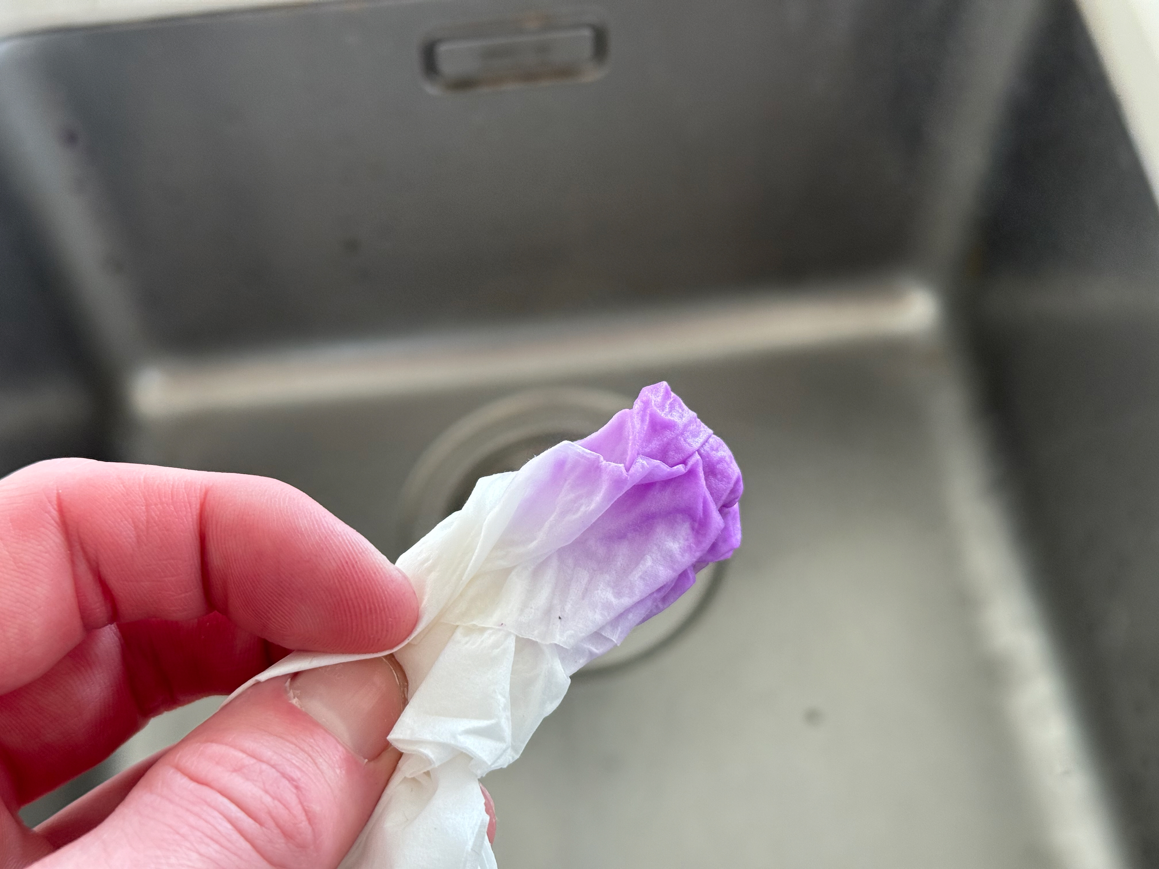Tissue colour test