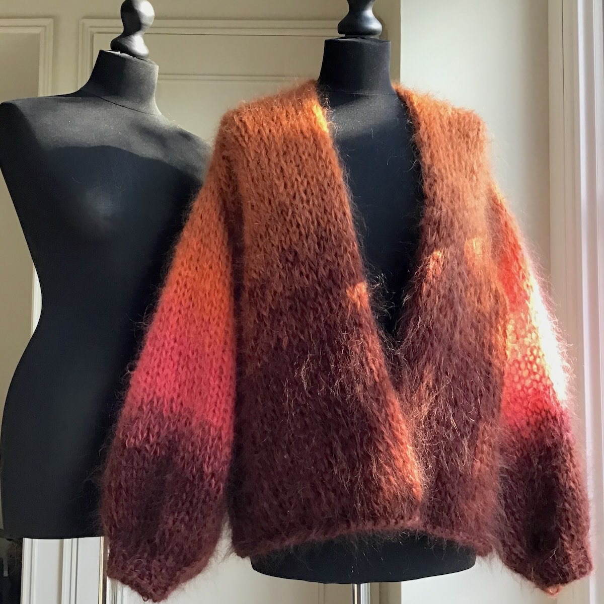 LEIA CARDI