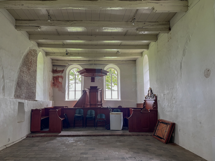kerk Oostum
