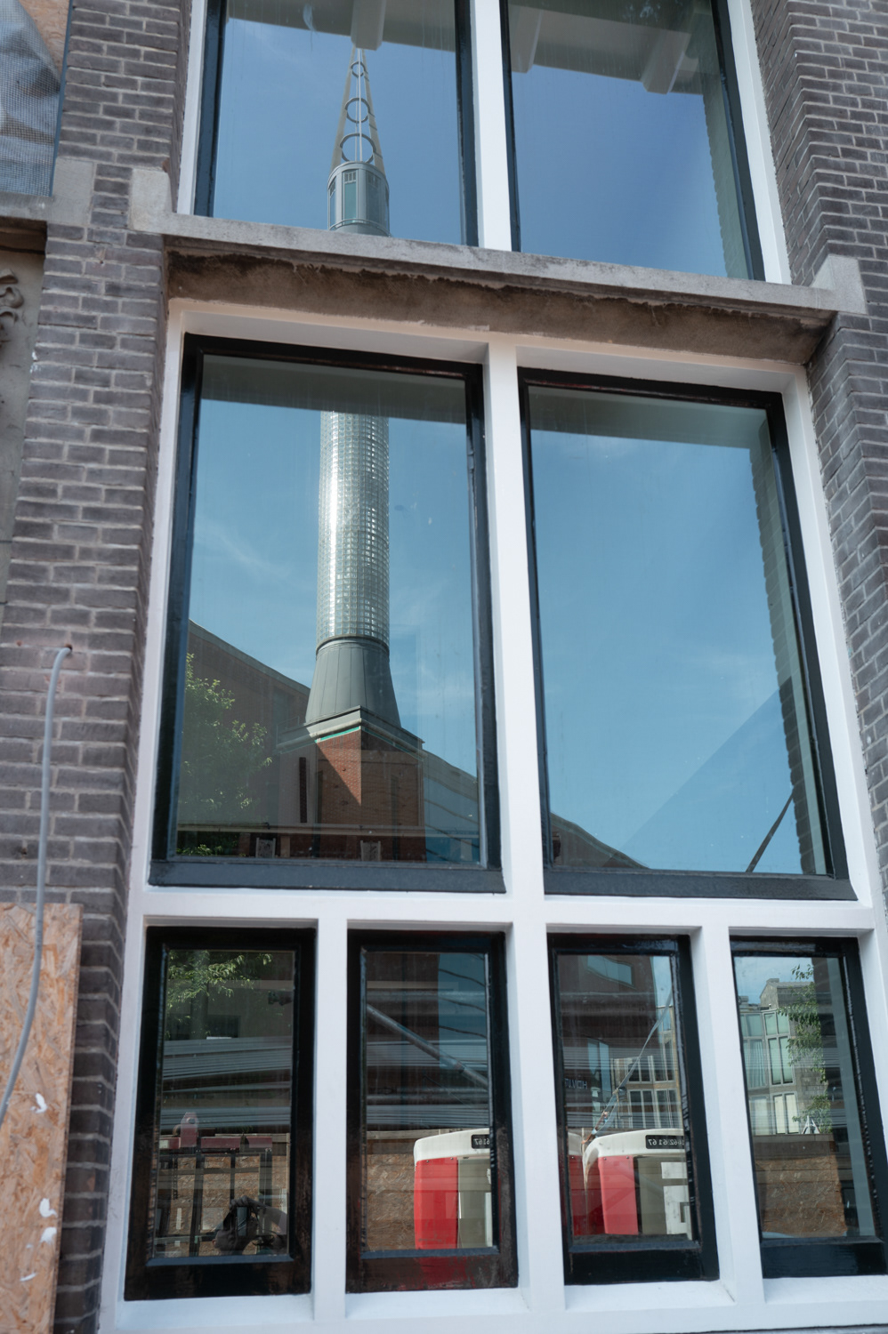 Het voormalige badhuis is eigendom van de tegenoverliggende moskee