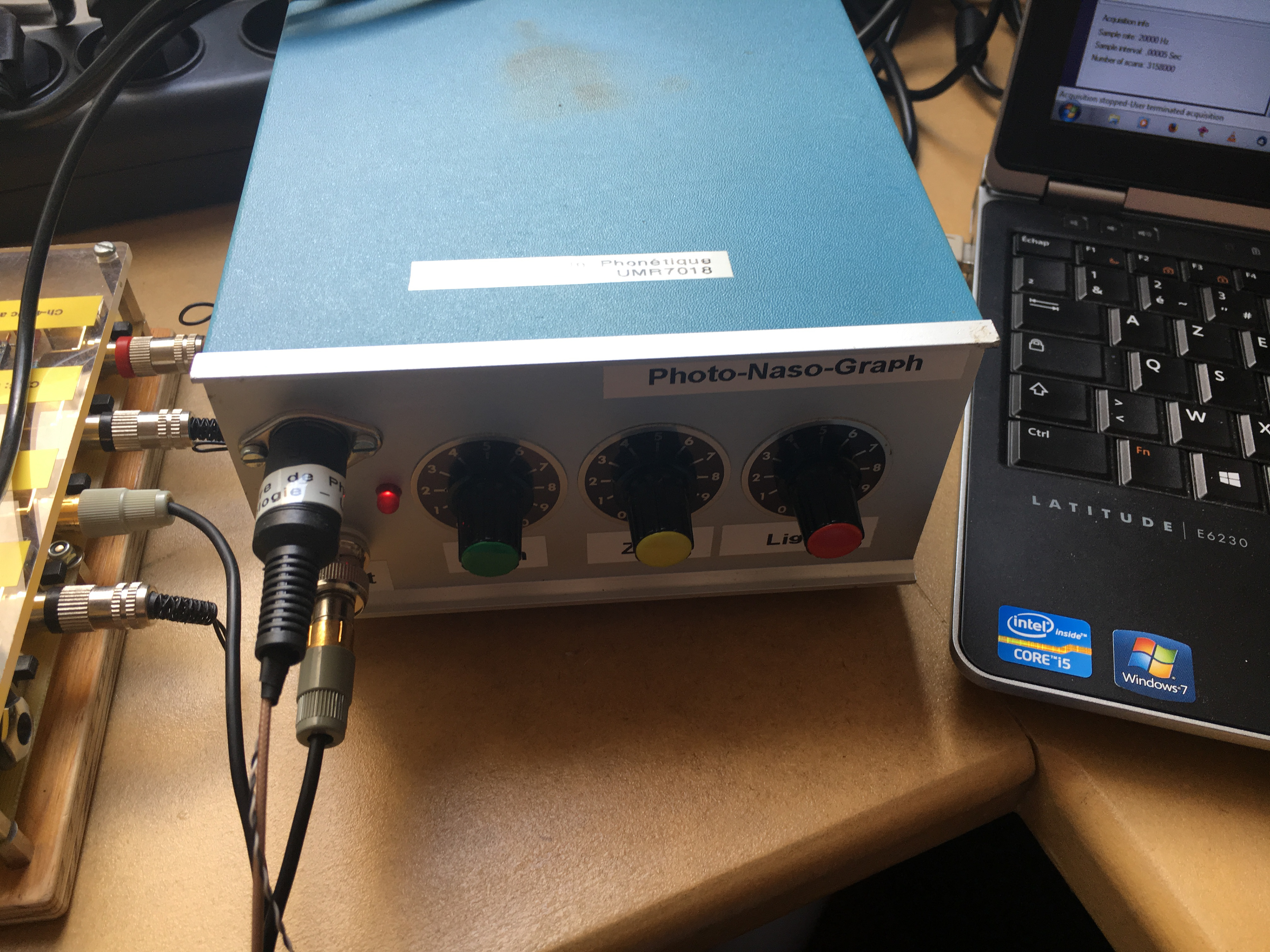 Boitier pour l'alimentation, la modification de gain et la mise à zéro